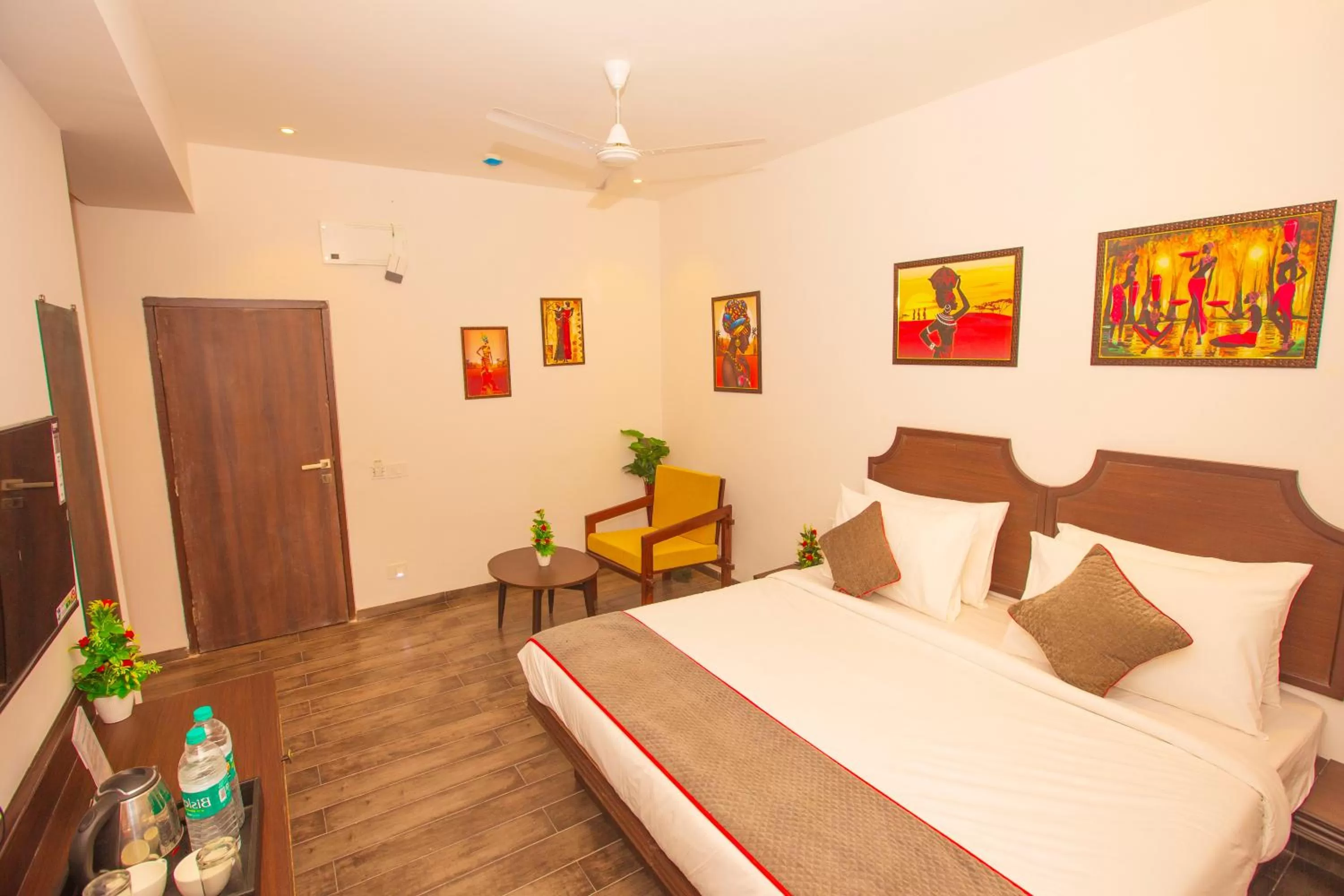 Photo of the whole room, Bed in Octave Parkland Suites