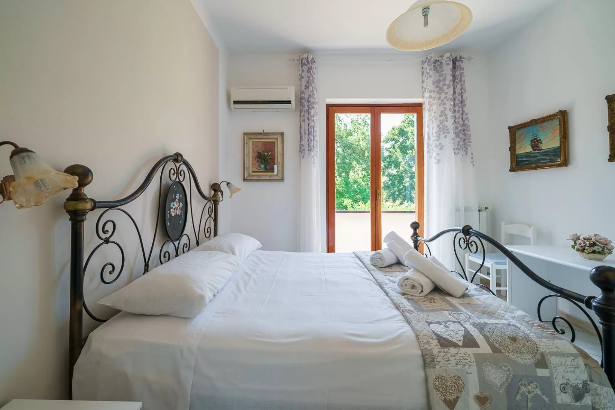 Bed in B&B Villa Le Mattine