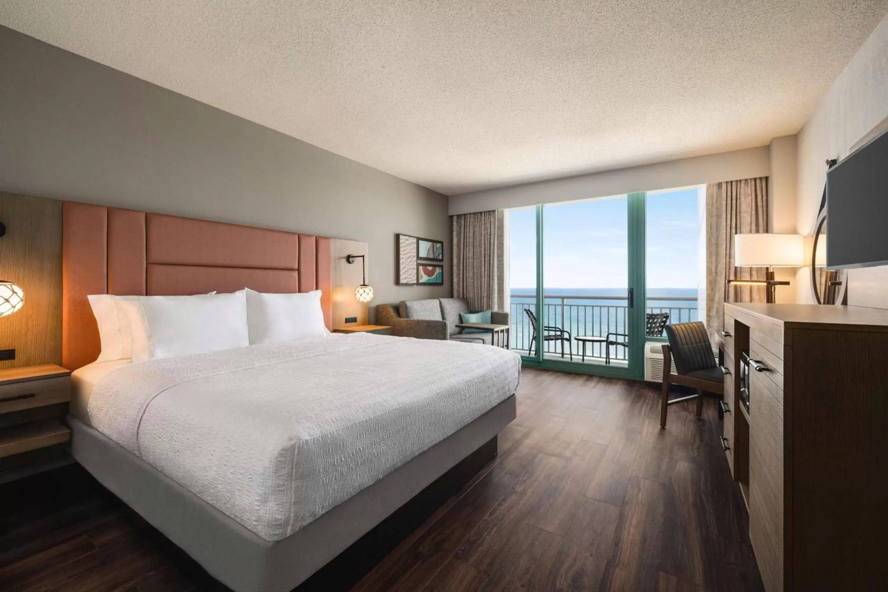 Bedroom in Hampton Inn Virginia Beach-Oceanfront South