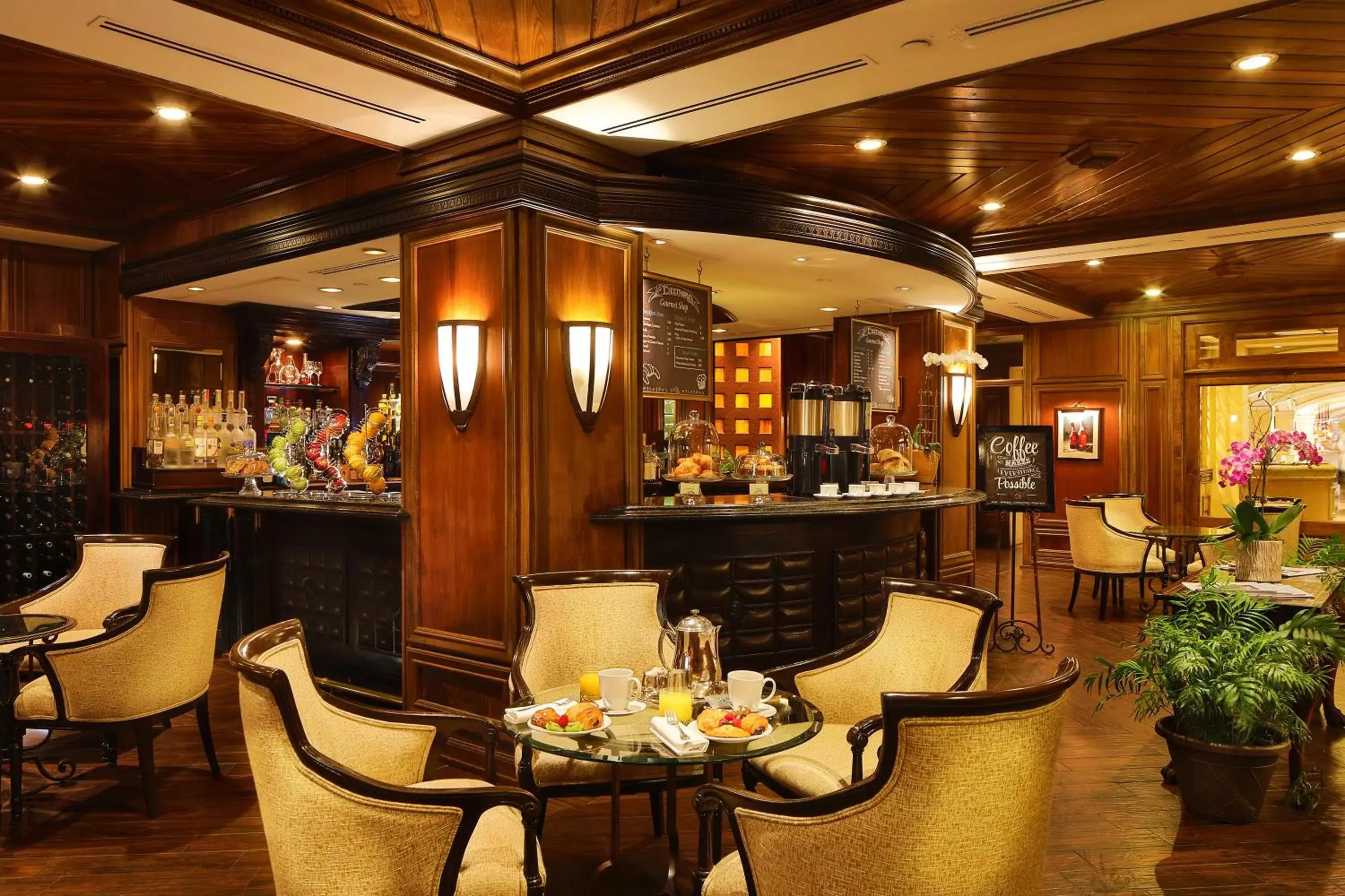 Lounge or bar, Restaurant/Places to Eat in Biltmore Hotel