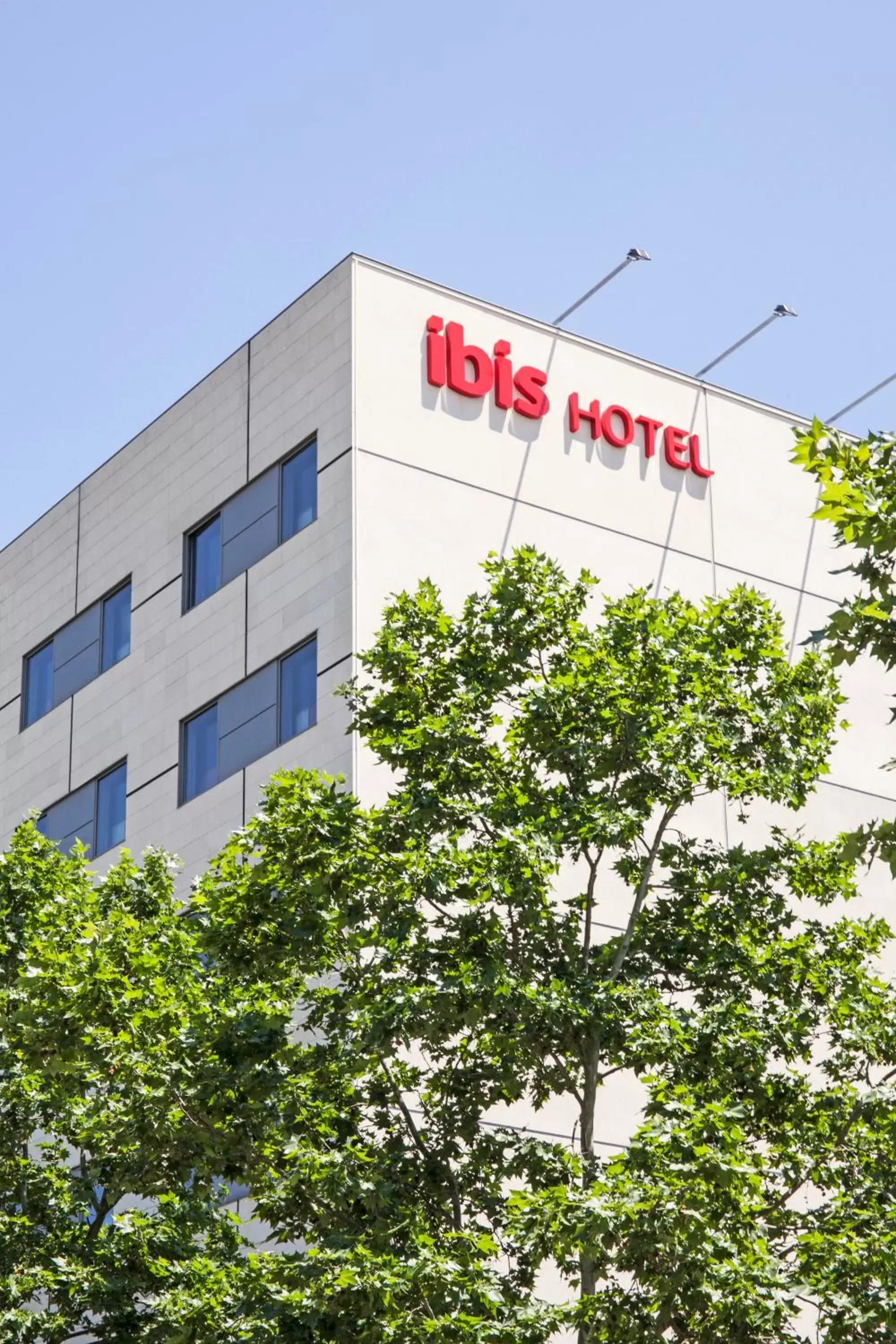 Facade/entrance in Ibis Barcelona Mollet