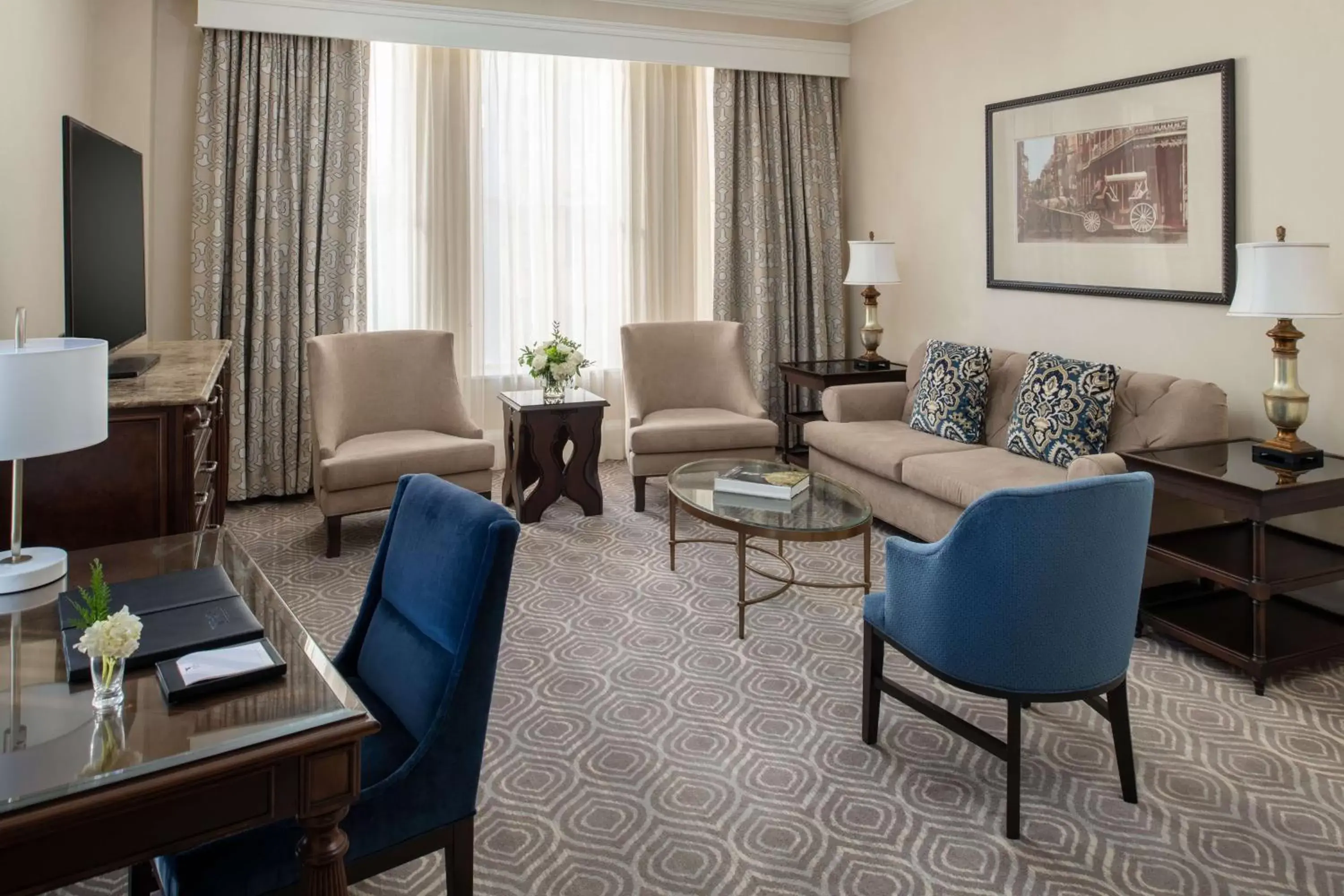 Bedroom, Seating Area in The Roosevelt Hotel New Orleans - Waldorf Astoria Hotels & Resorts