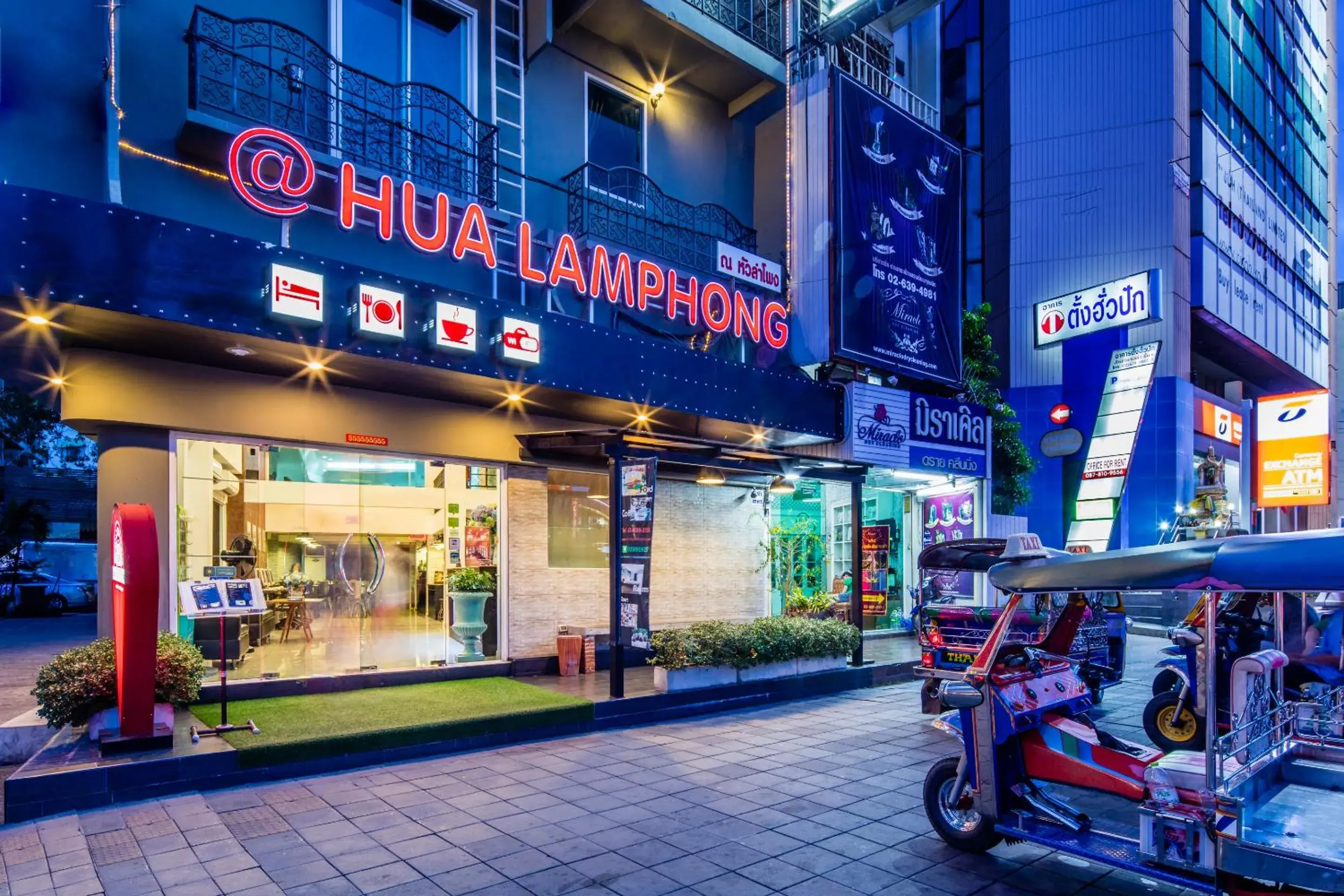 Property building, Supermarket/Shops in At Hua Lamphong Hotel