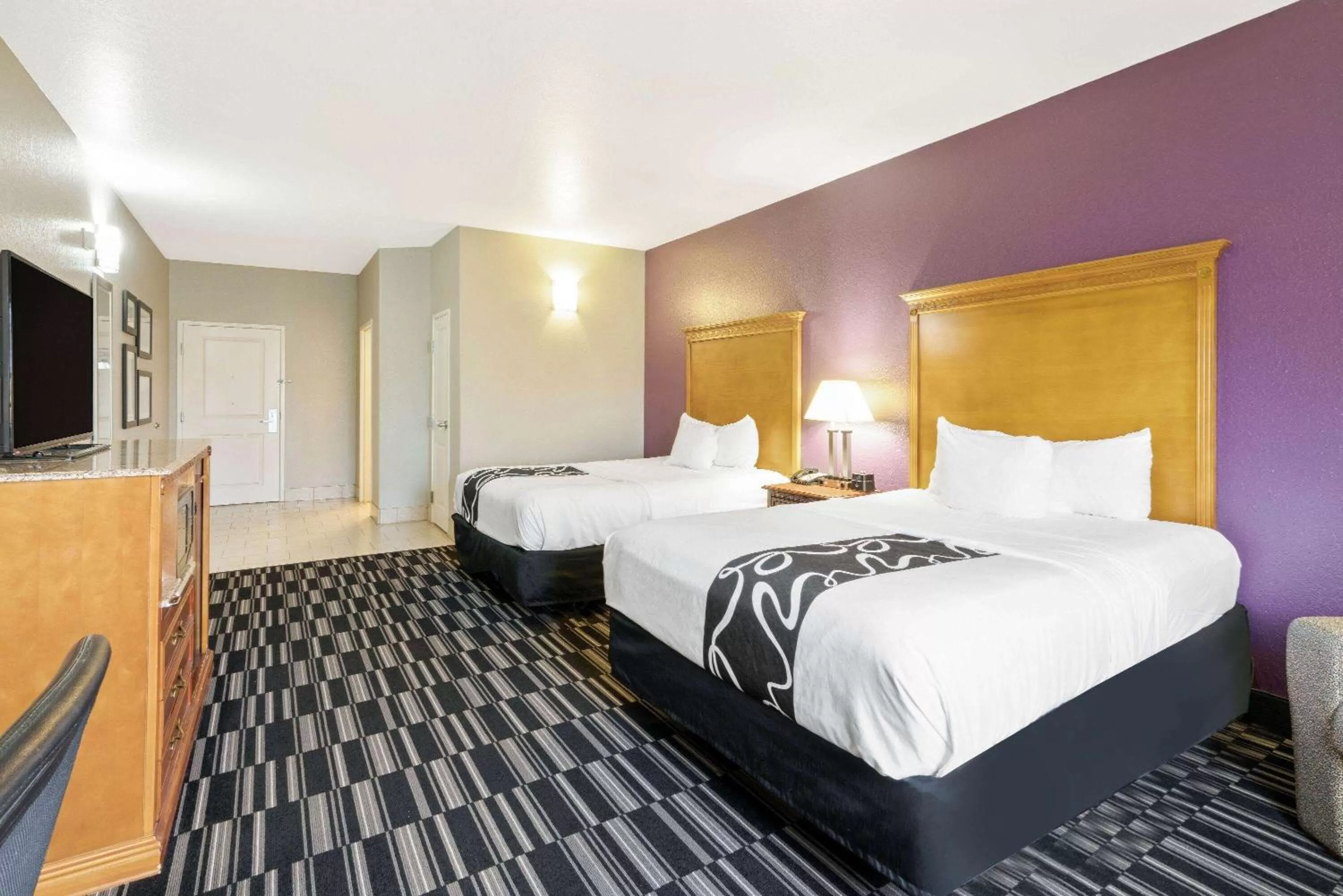 Queen Room with Two Queen Beds and Mobility/Hearing Impaired Access - Non-Smoking in La Quinta by Wyndham Ada