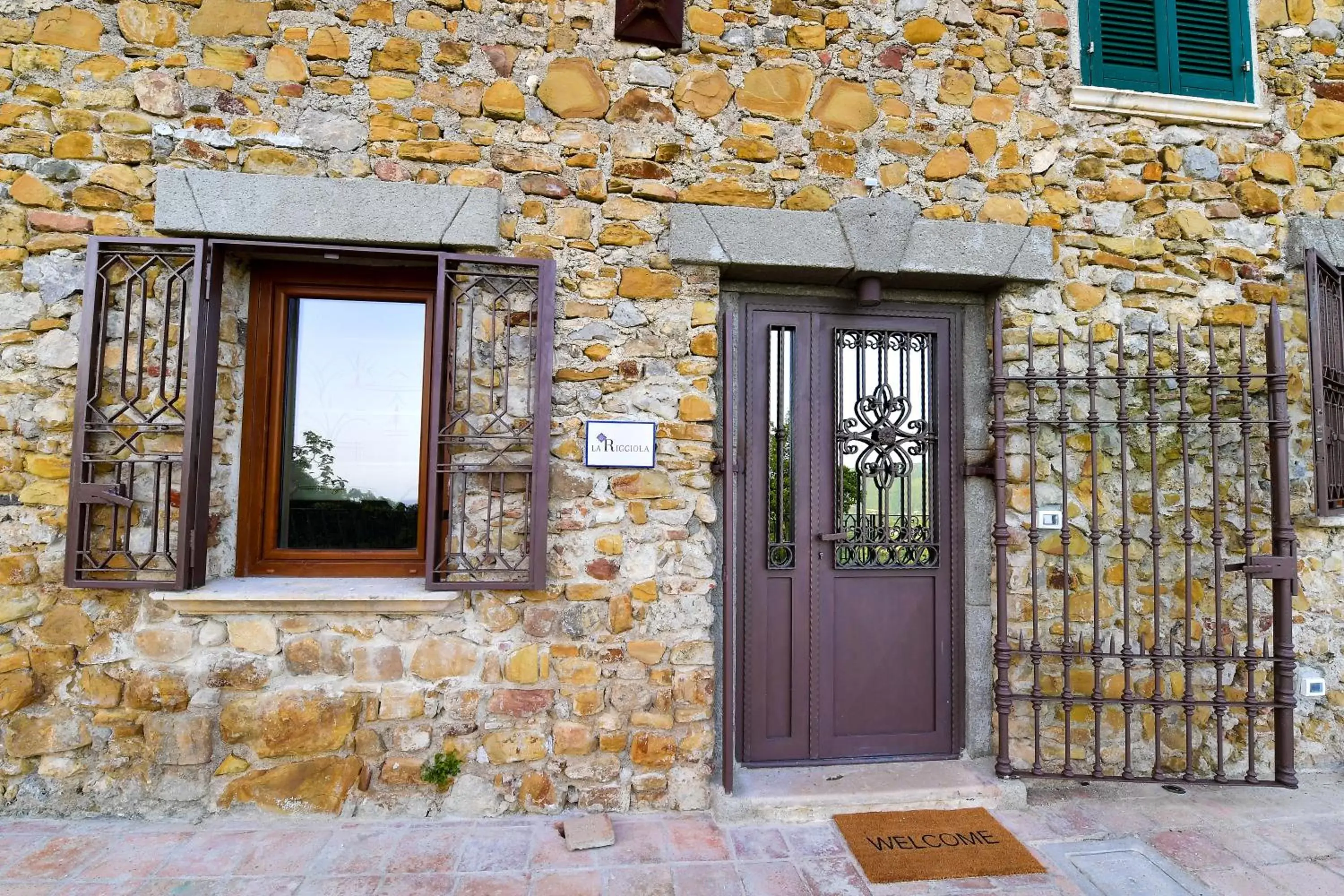 Facade/entrance in La Riggiola