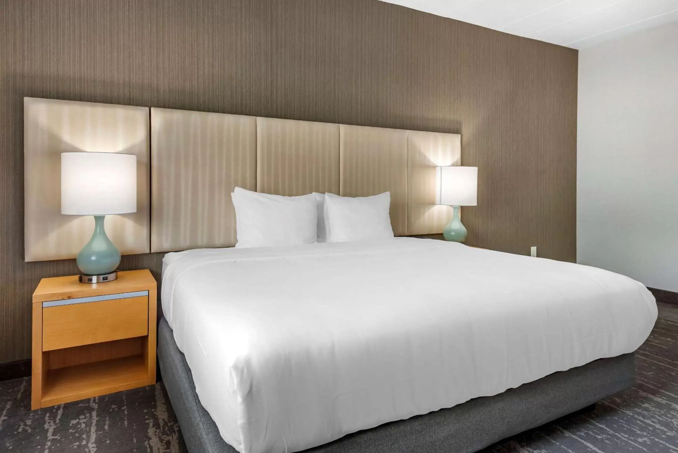 Photo of the whole room, Bed in Somerset Lofts Photo of the whole room, Bed in Somerset Lofts