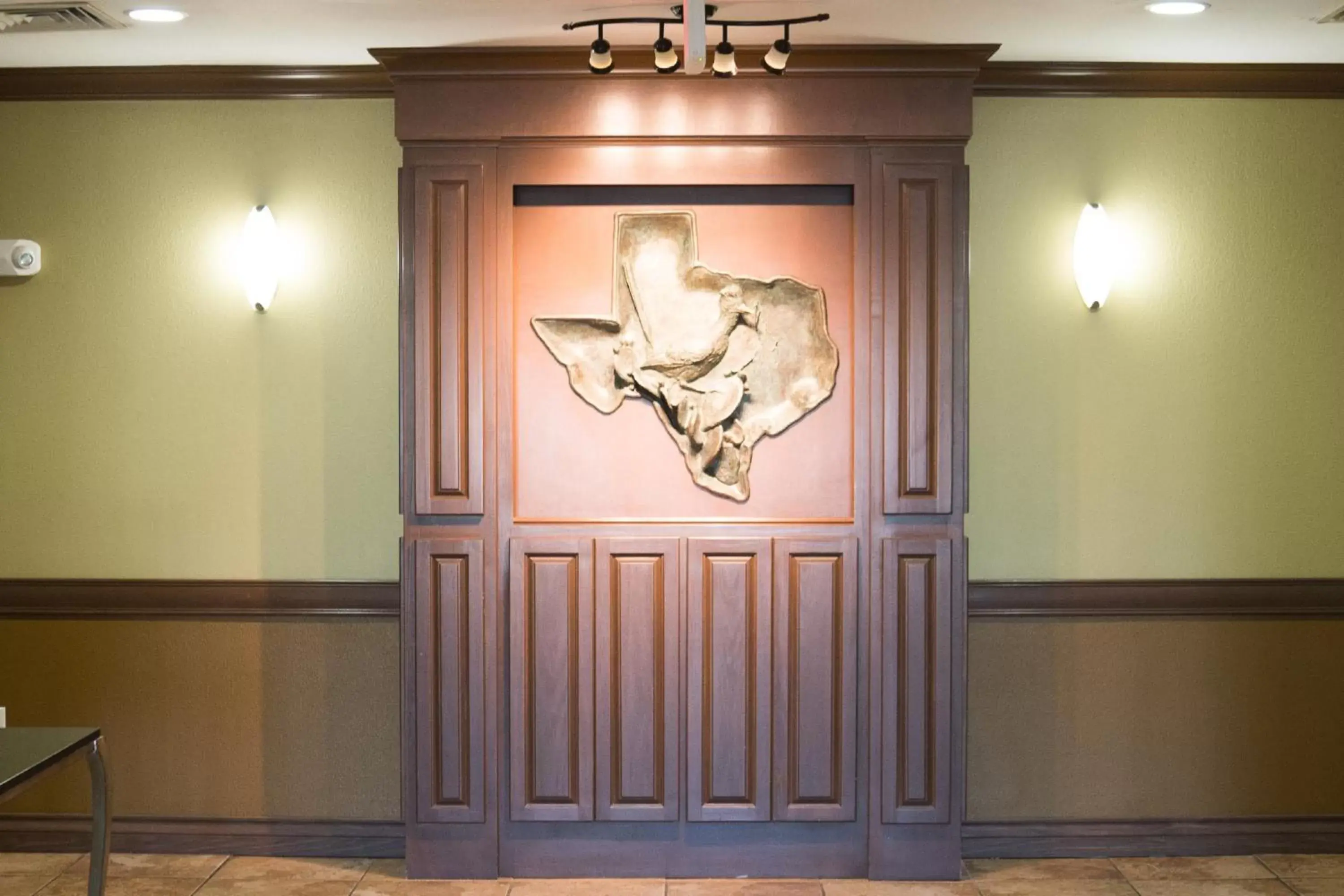 Property building in Holiday Inn Express & Suites Lubbock Southwest – Wolfforth by IHG Property building in Holiday Inn Express & Suites Lubbock Southwest – Wolfforth by IHG