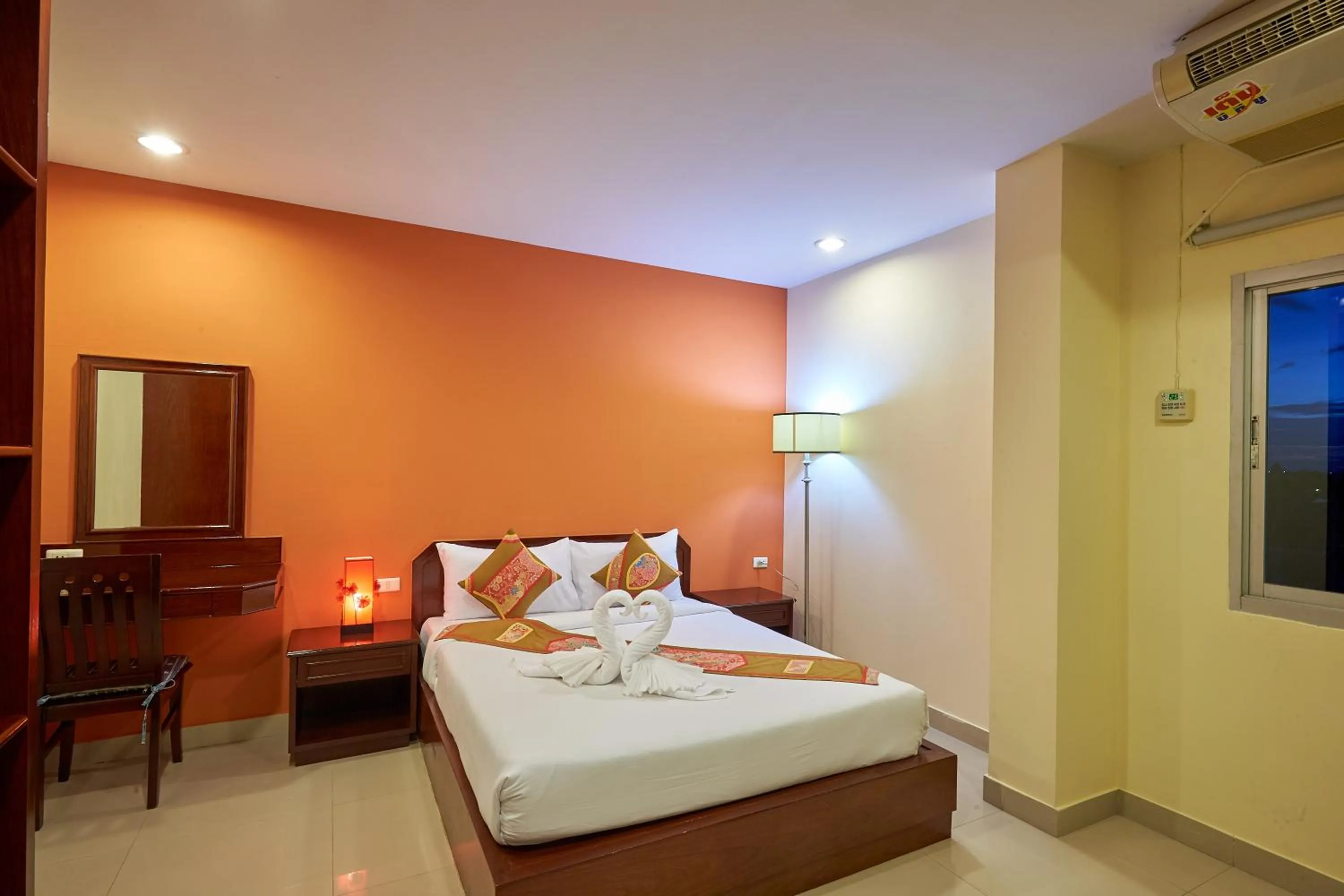 Photo of the whole room, Bed in Sivalai Place