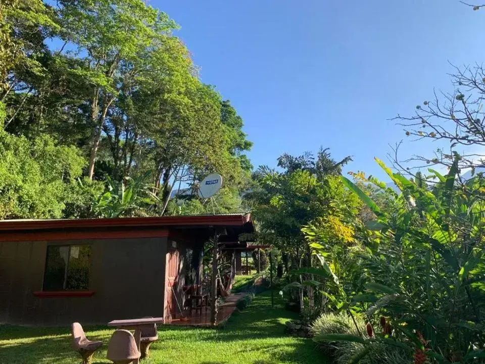 Property Building in Hotel de Montaña El Pelicano