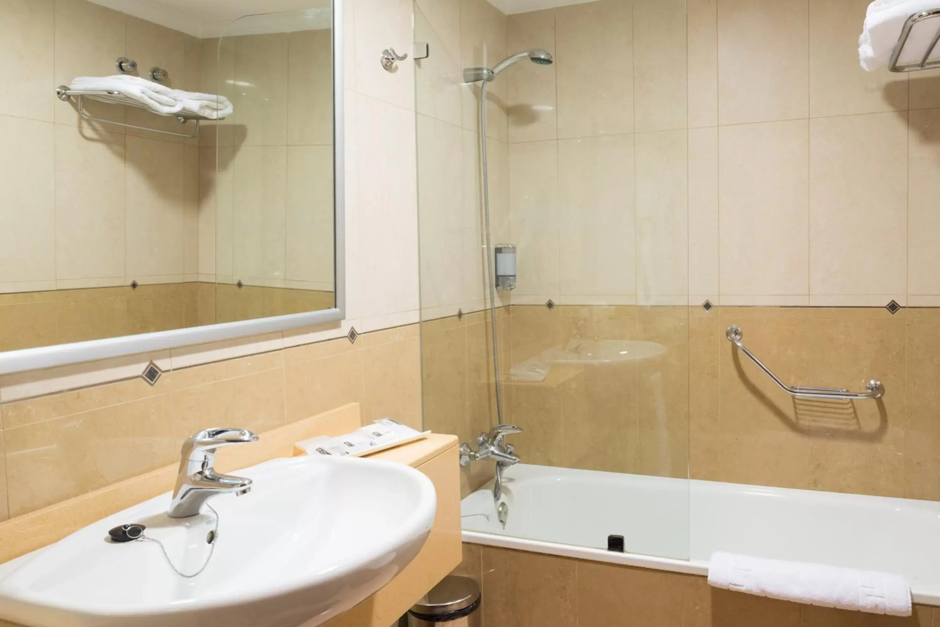 Bathroom in Hotel Diamar