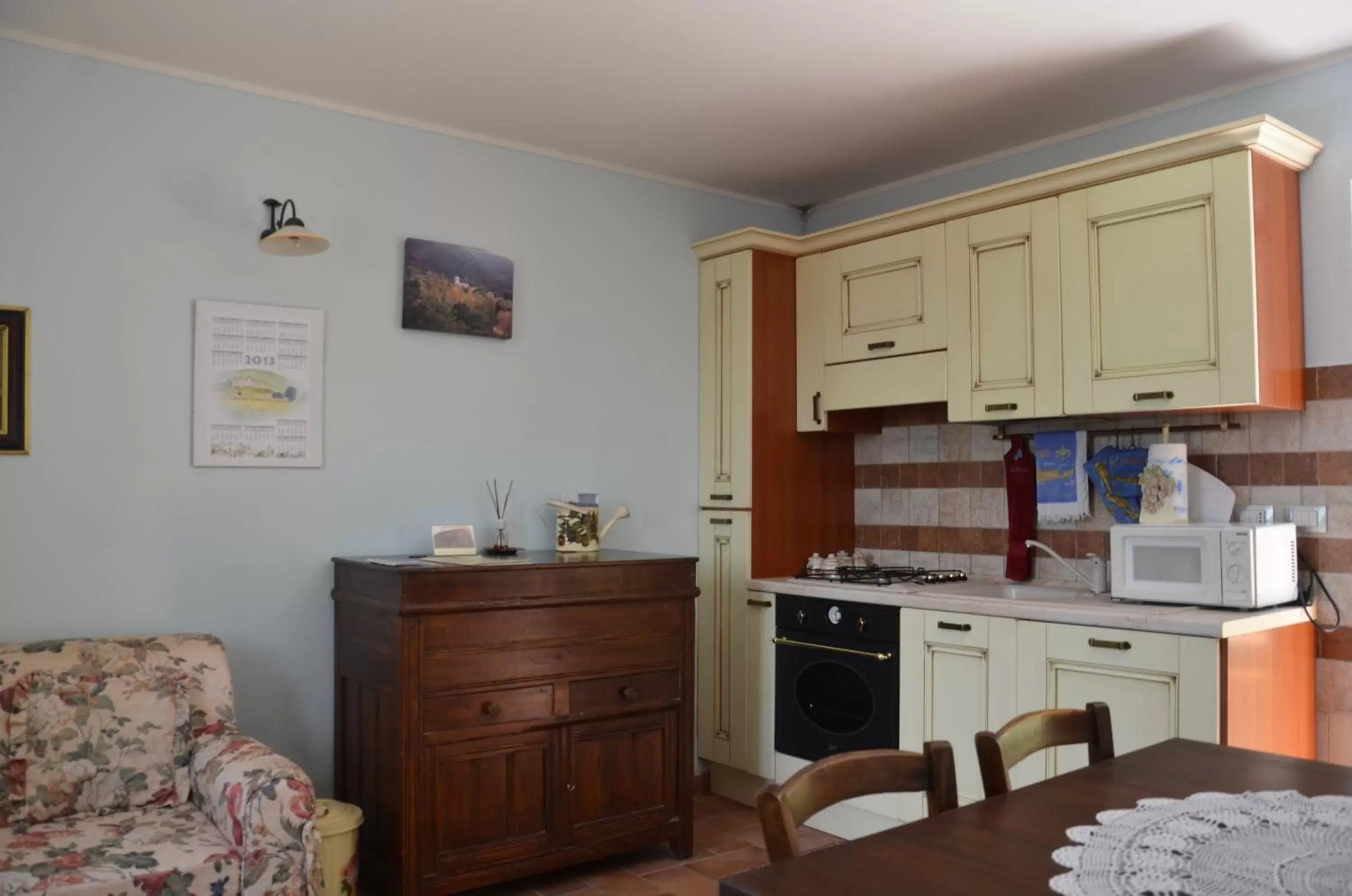 Dining area, Kitchen/Kitchenette in B&B La Terrazza Del Subasio