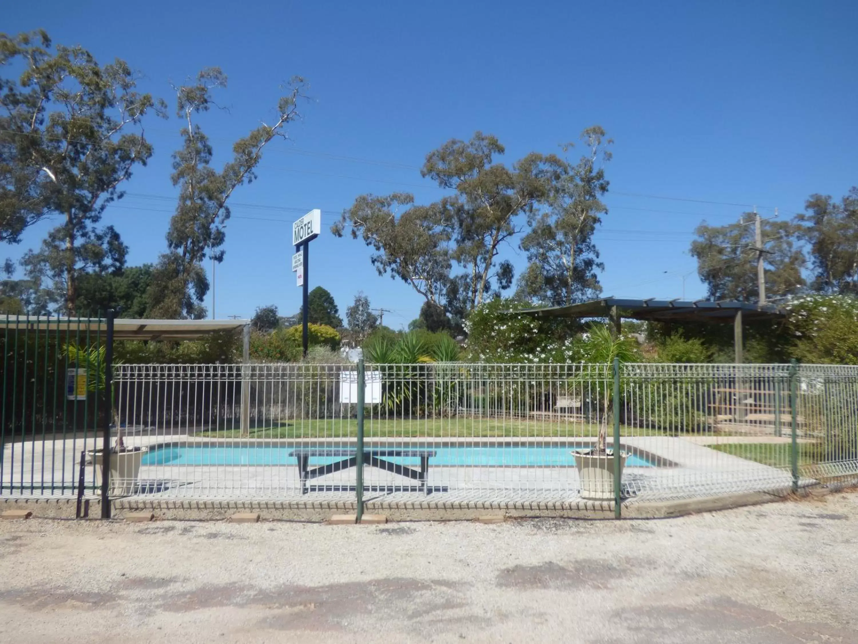 Swimming Pool in Calder Motel