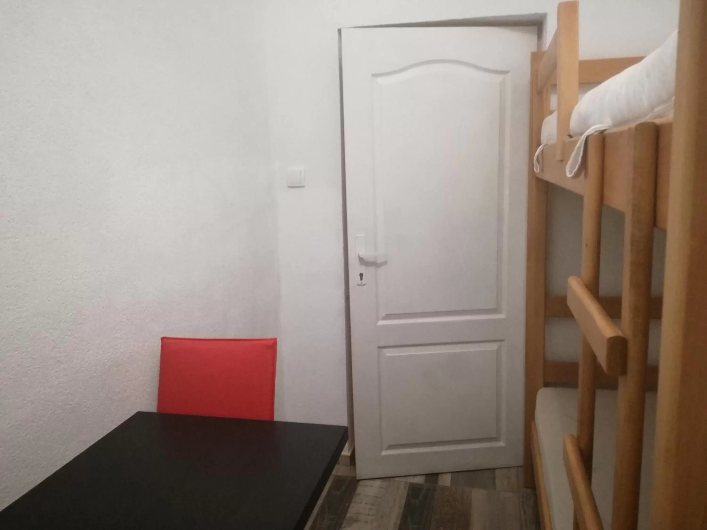 Seating area in Banja Luka šetalište