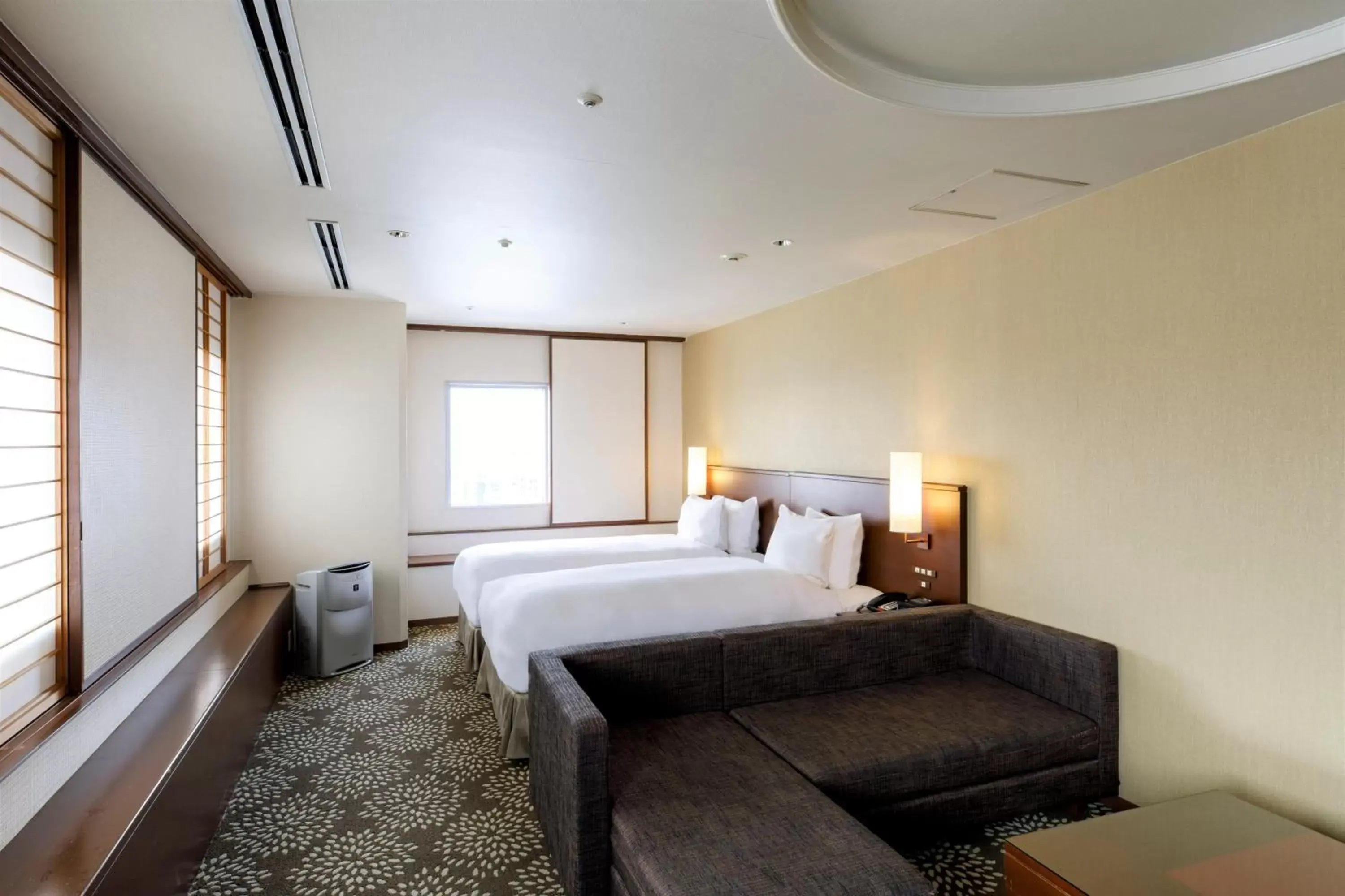 Photo of the whole room, Bed in ANA Holiday Inn Kanazawa Sky, an IHG Hotel