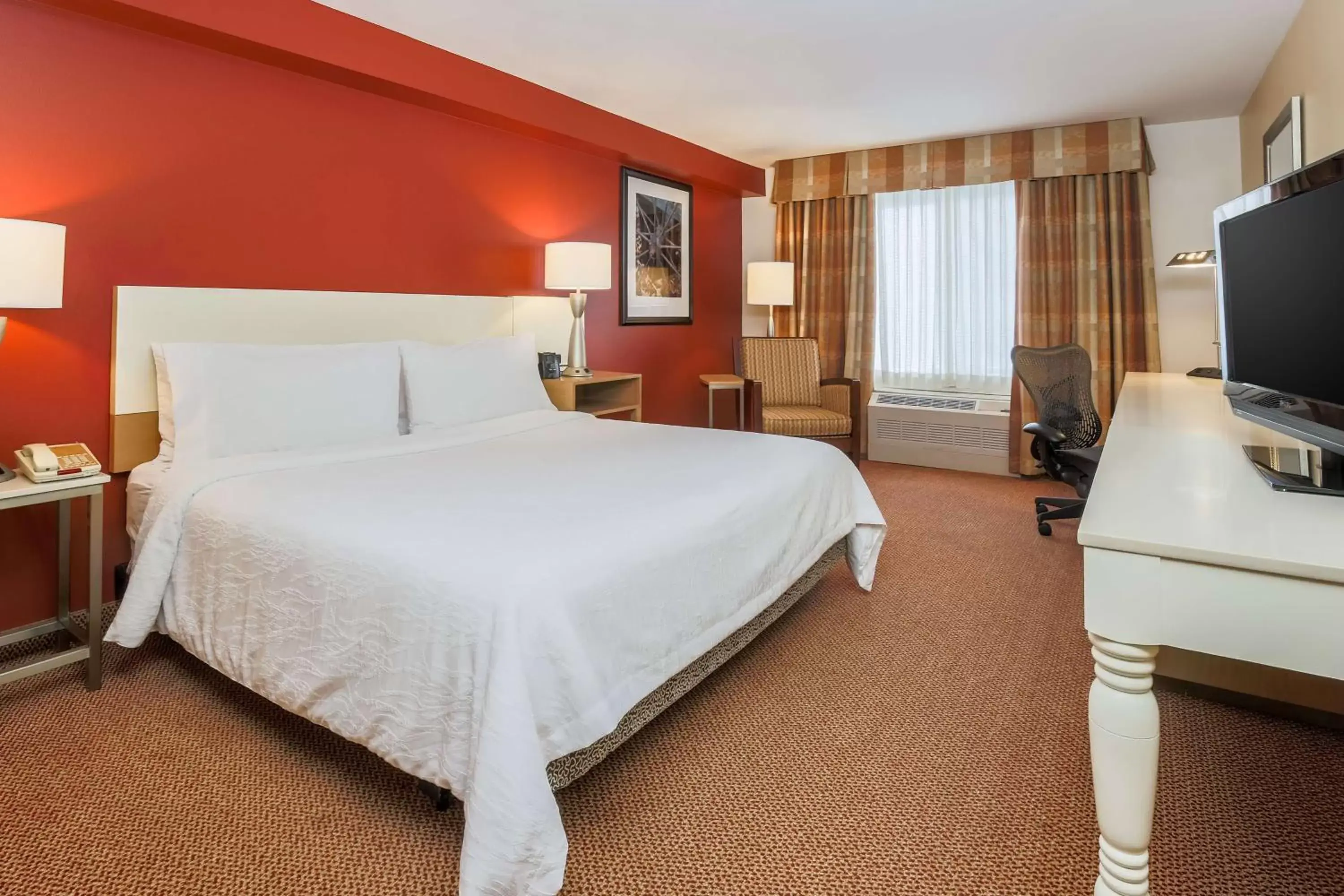 Bedroom, Bed in Hilton Garden Inn Anchorage