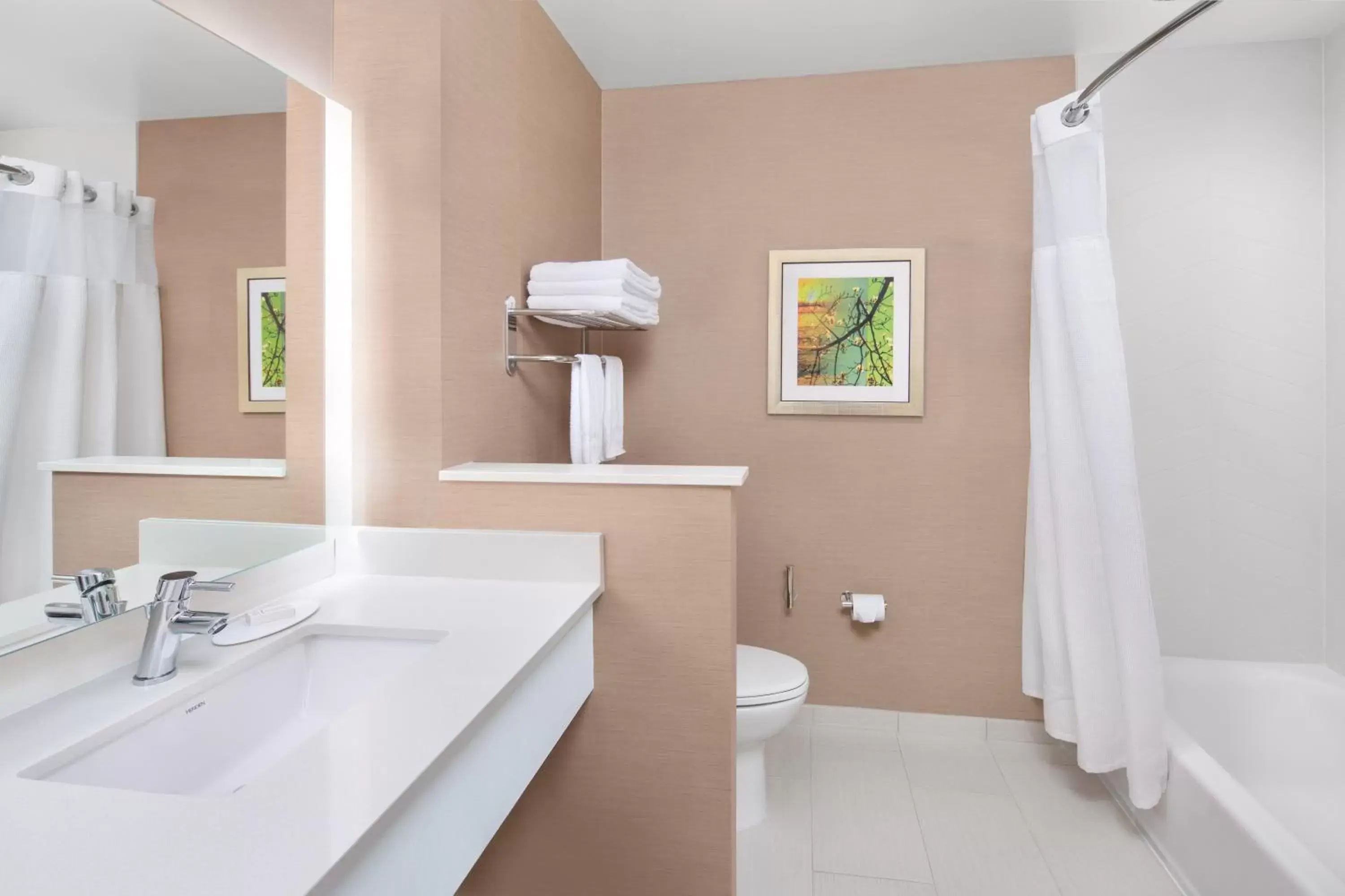 Bath, Bathroom in Fairfield Inn & Suites by Marriott Poplar Bluff