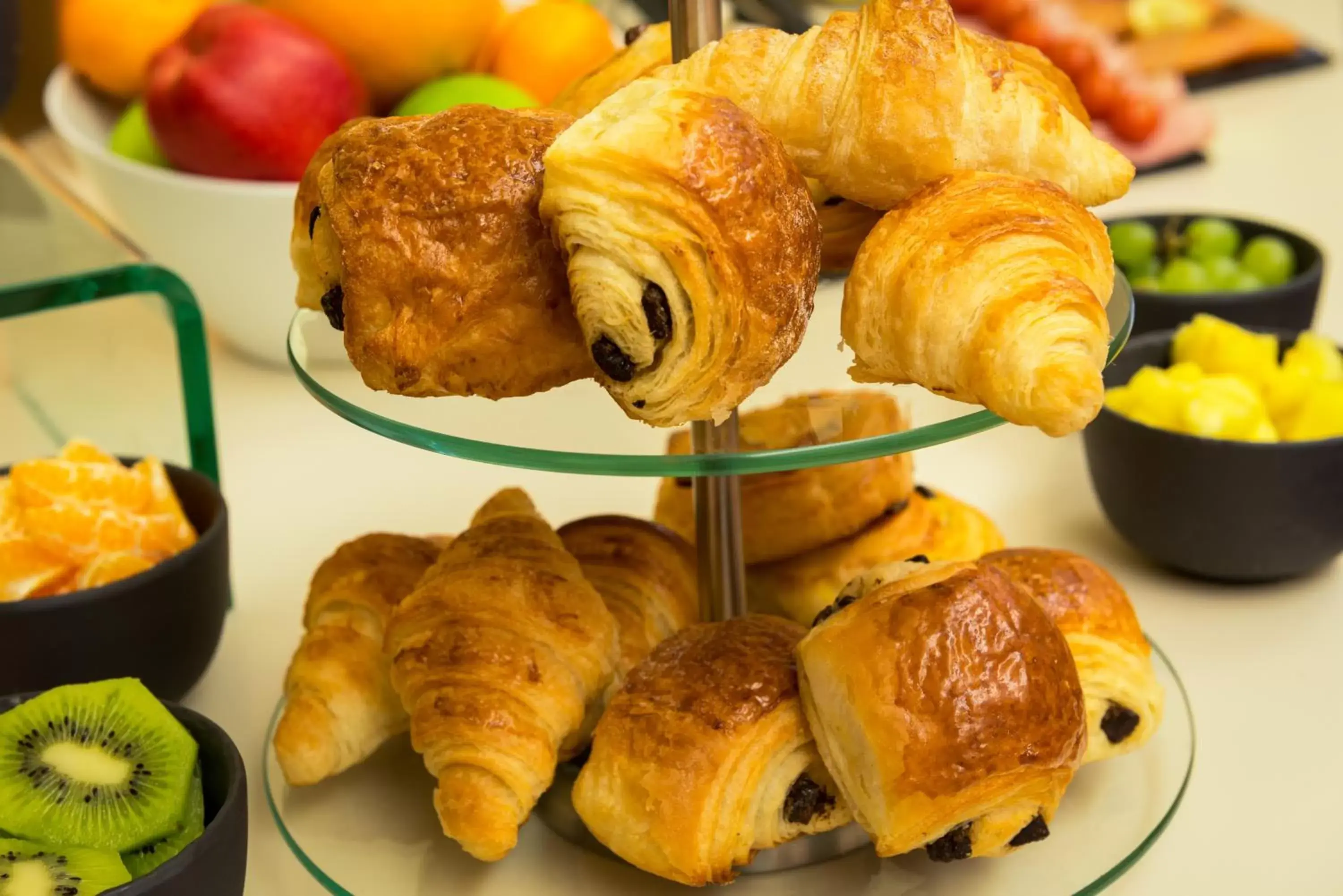 Continental breakfast, Food in Hôtel Le Tourville by Inwood Hotels