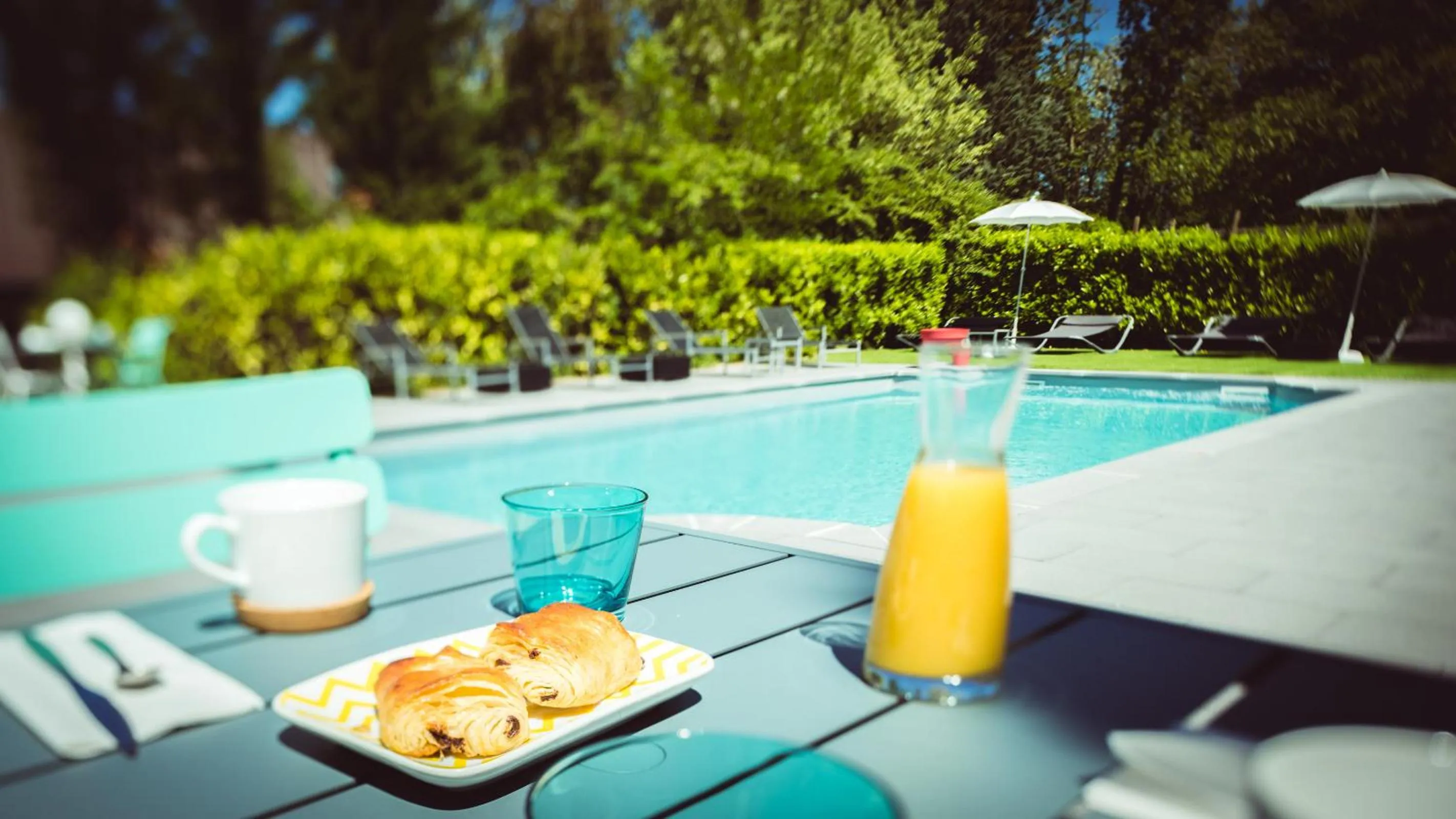 Patio in Best Western Bridge Hotel Lyon East