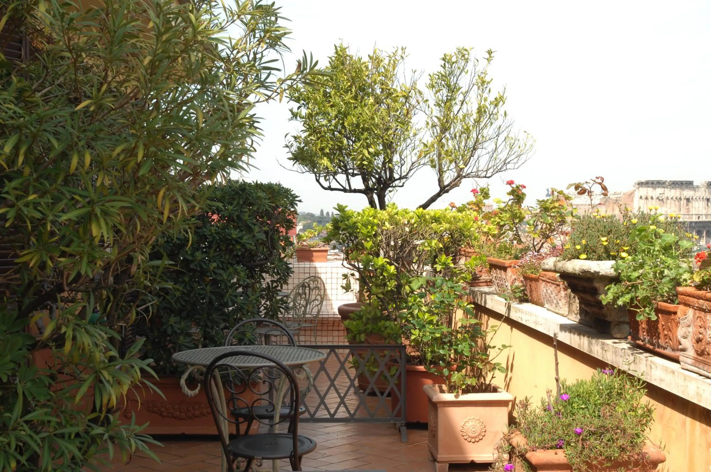 Patio in Hotel Lancelot