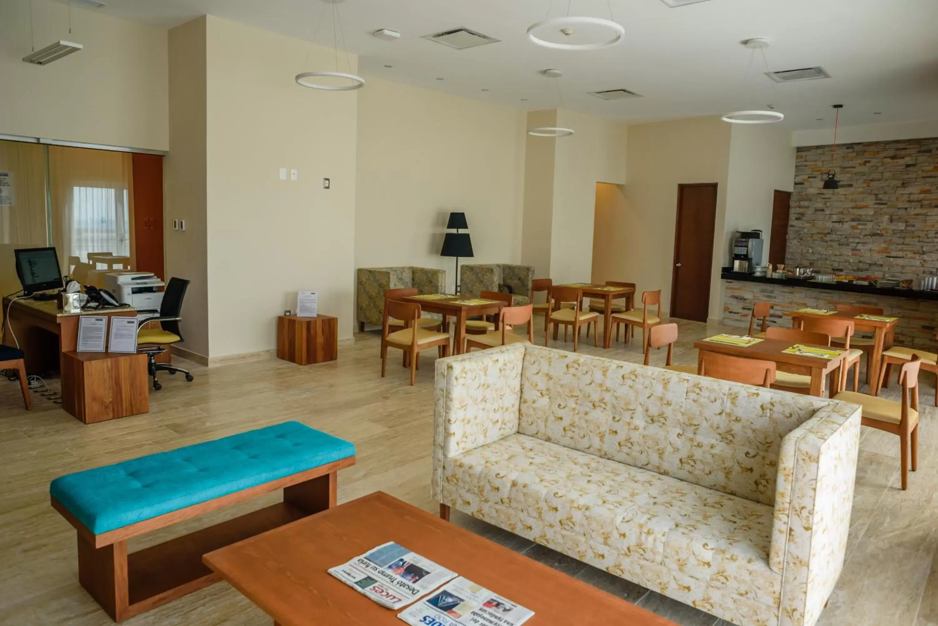 Communal lounge/ TV room, Restaurant/Places to Eat in Krystal Urban Cancun & Beach Club