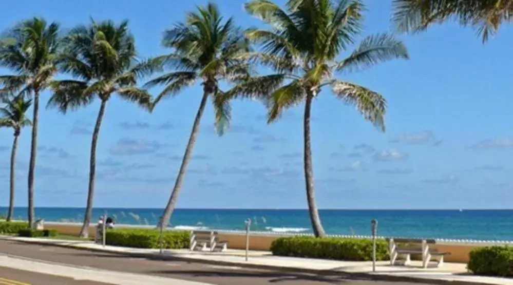 Neighbourhood, Sea View in Hemingway Suites at Palm Beach Hotel Island
