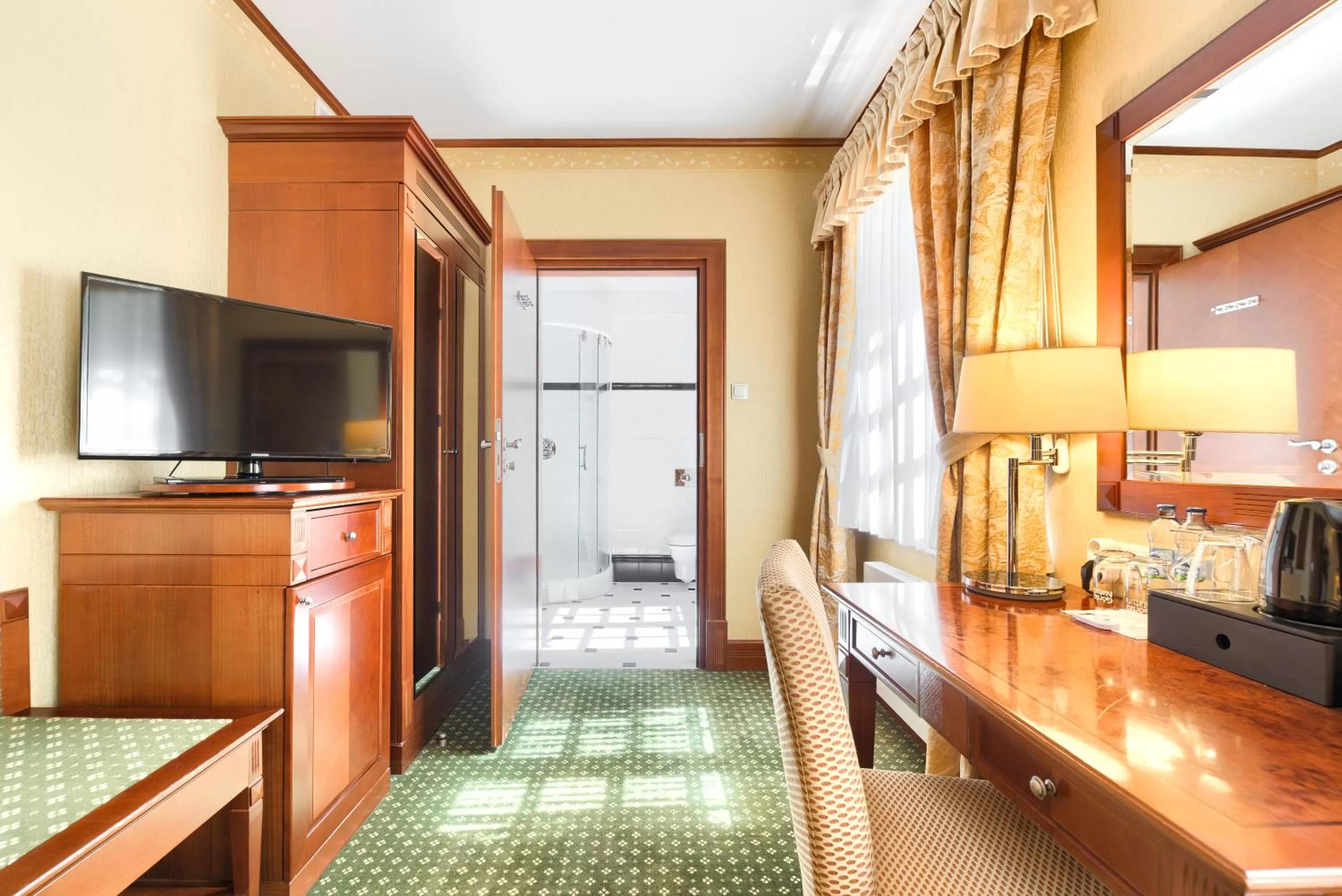 TV and multimedia in Park Hotel