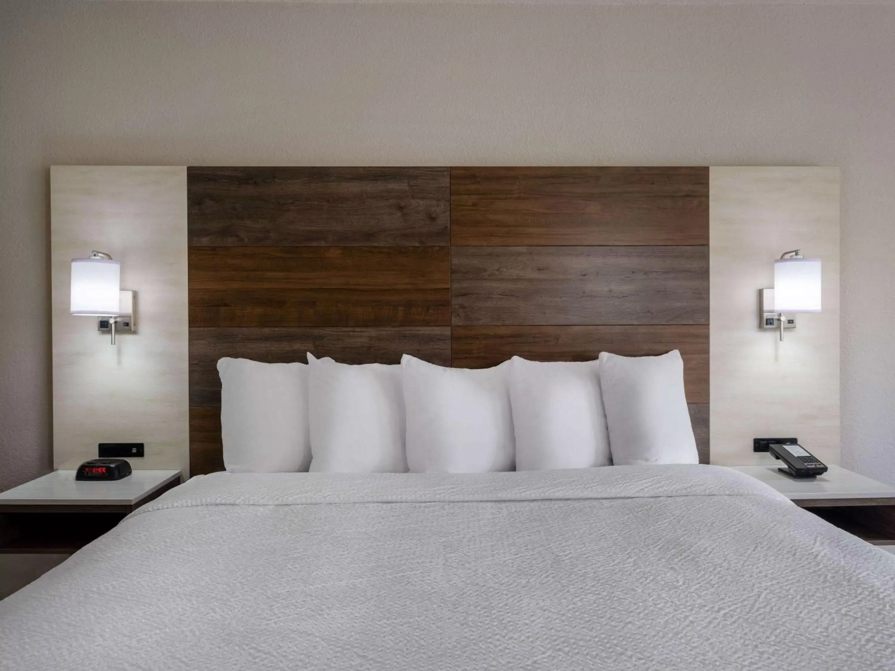 Photo of the whole room, Bed in Days Inn by Wyndham Clemson Photo of the whole room, Bed in Days Inn by Wyndham Clemson