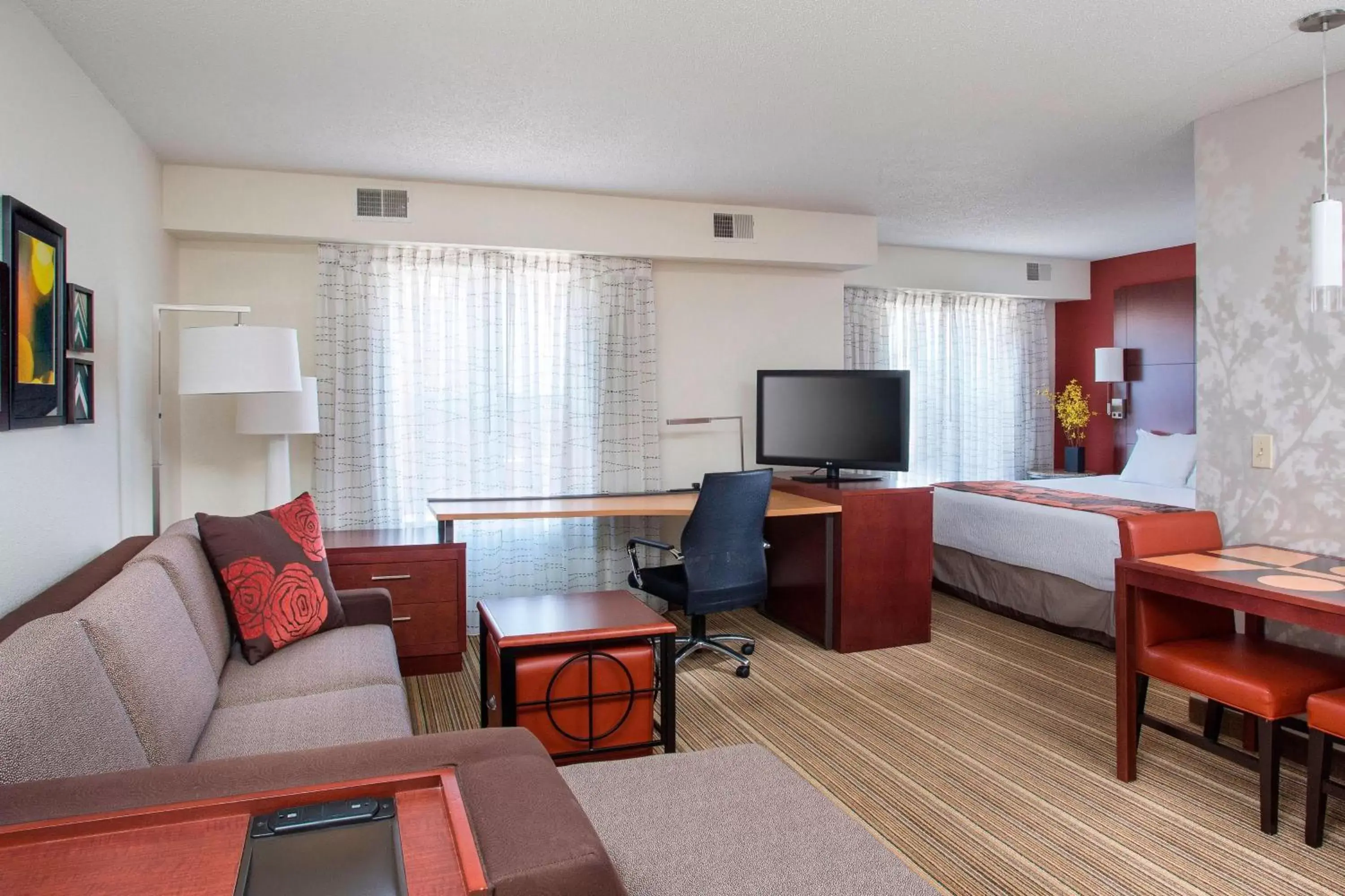 Bedroom, Seating Area in Residence Inn Rockford