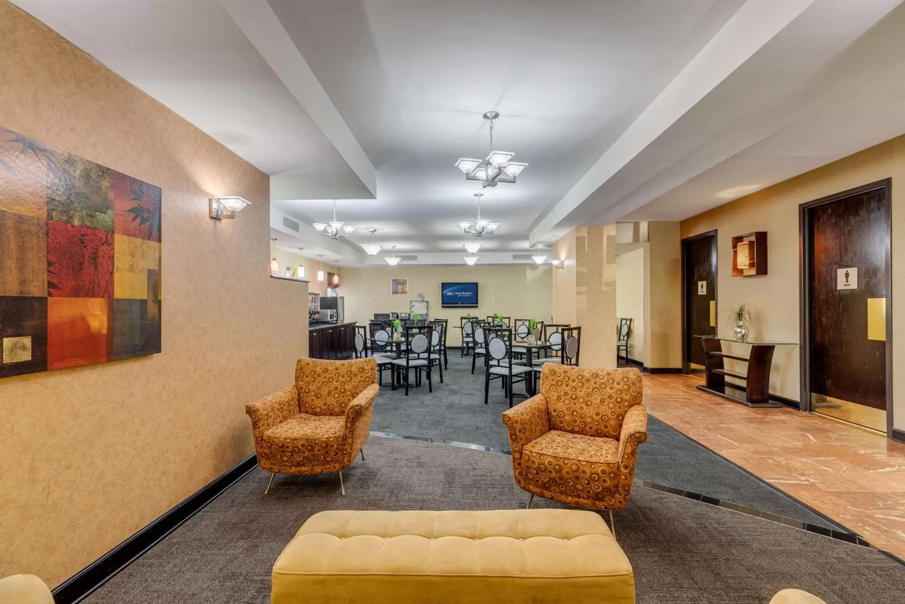 Lobby or reception in Best Western Plus Charlotte Matthews Hotel