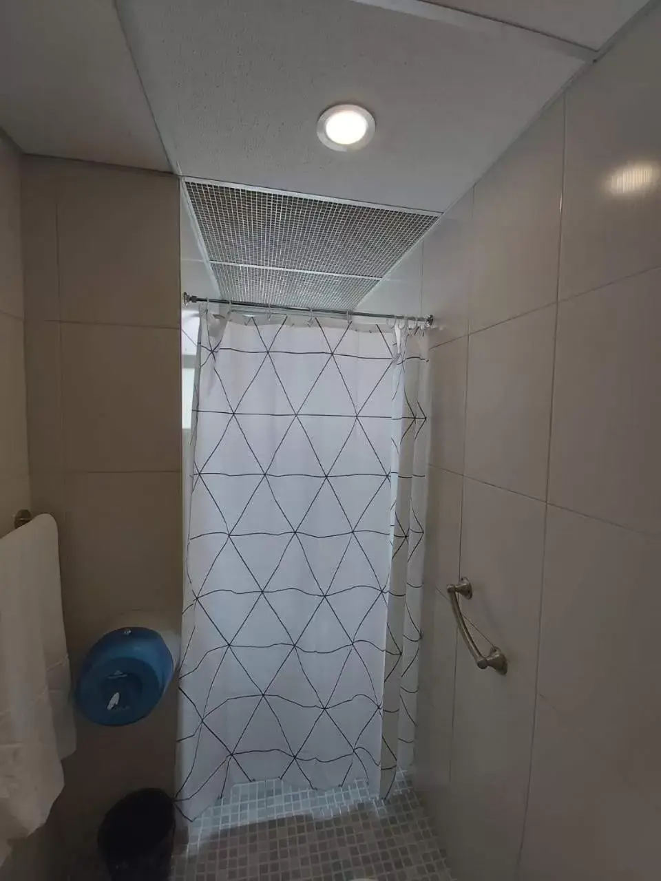 Bathroom in Hotel Aurora