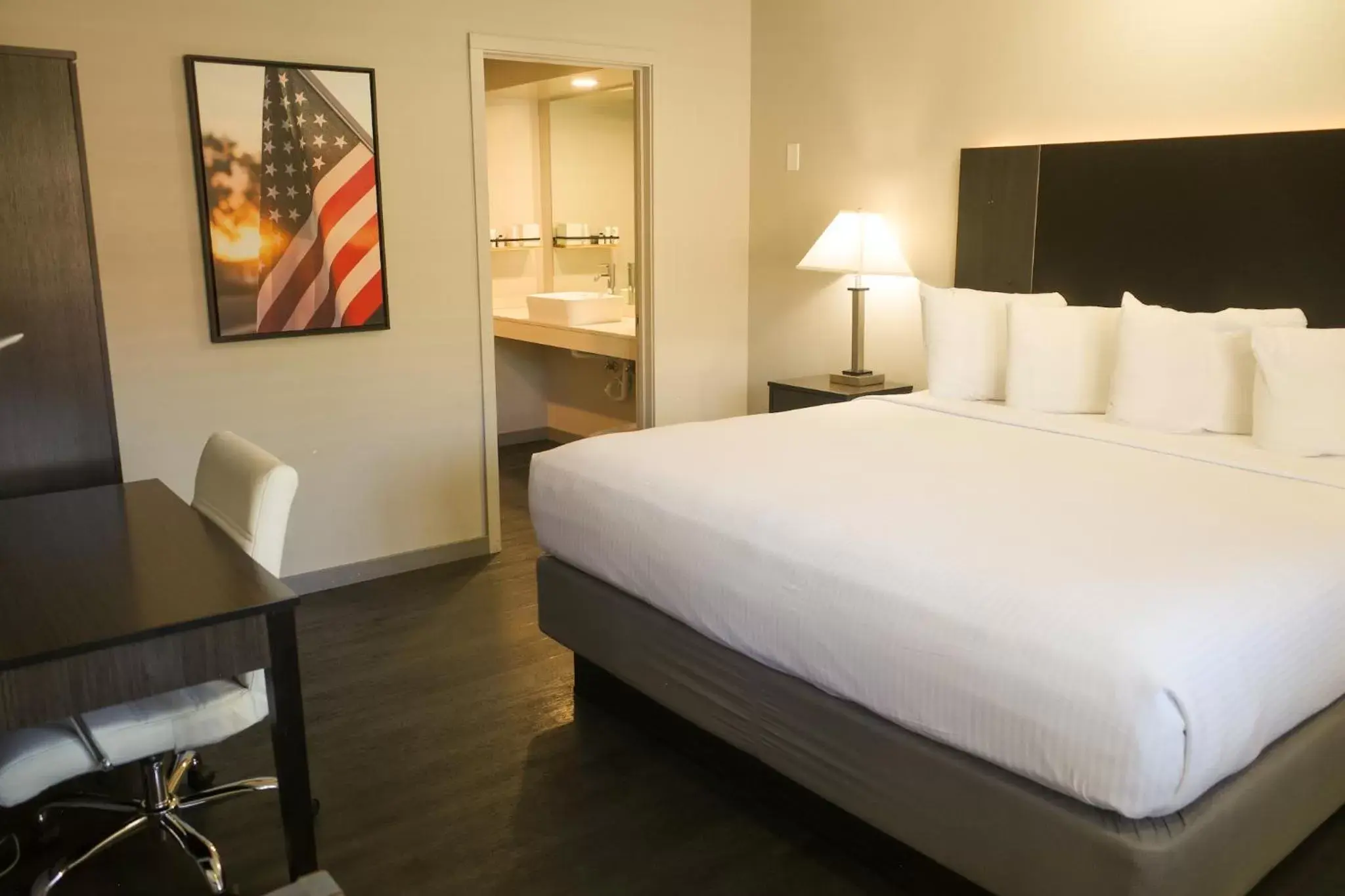 Bed in Americana Modern Hotel