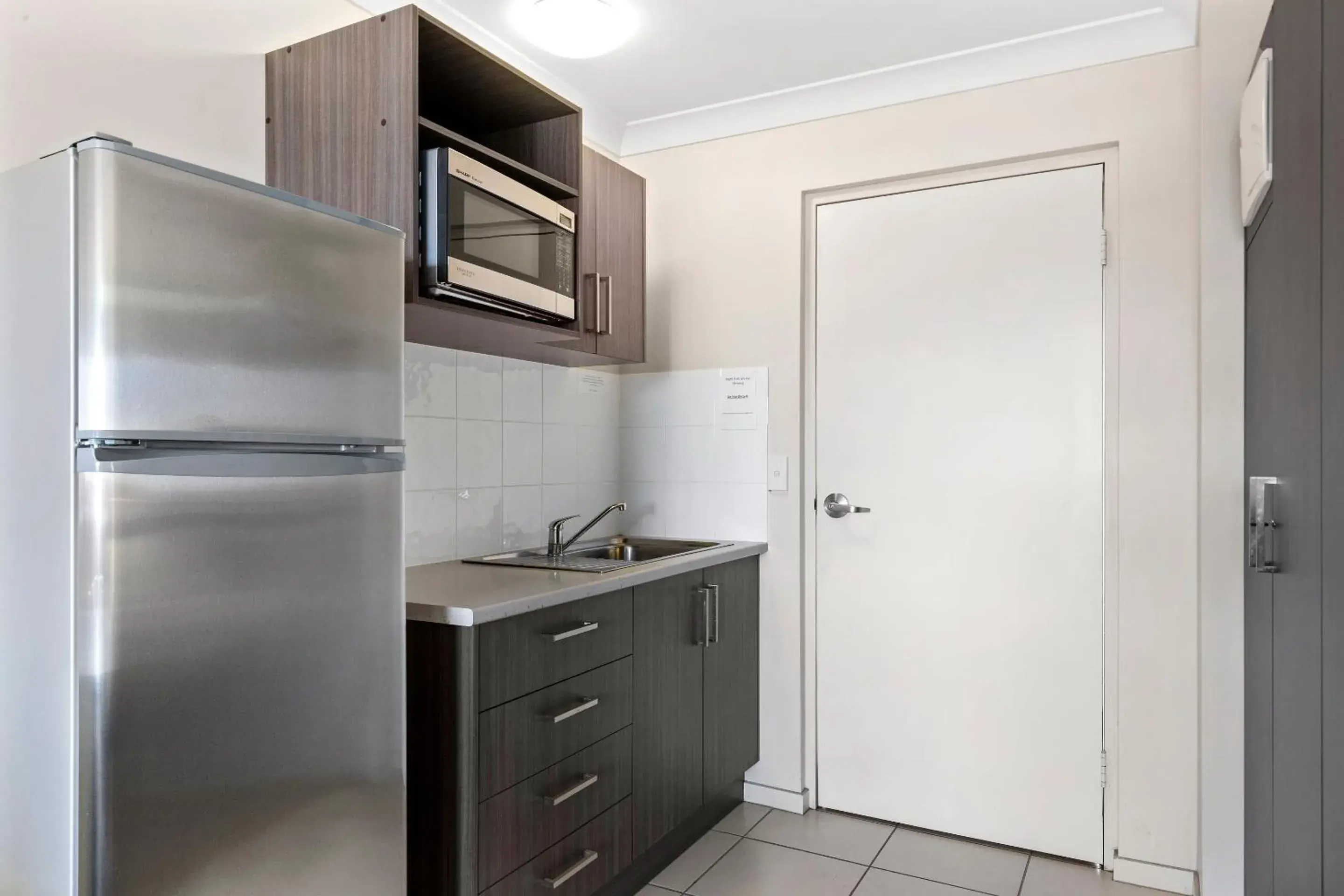 Kitchen or kitchenette, Kitchen/Kitchenette in MAS Country Blackwater Central Motel