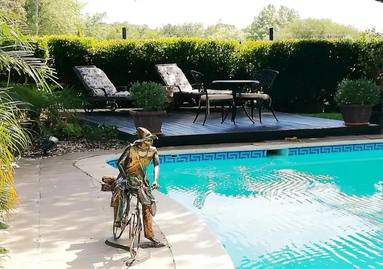 Swimming Pool in De Wingerd Wijnland Lodge