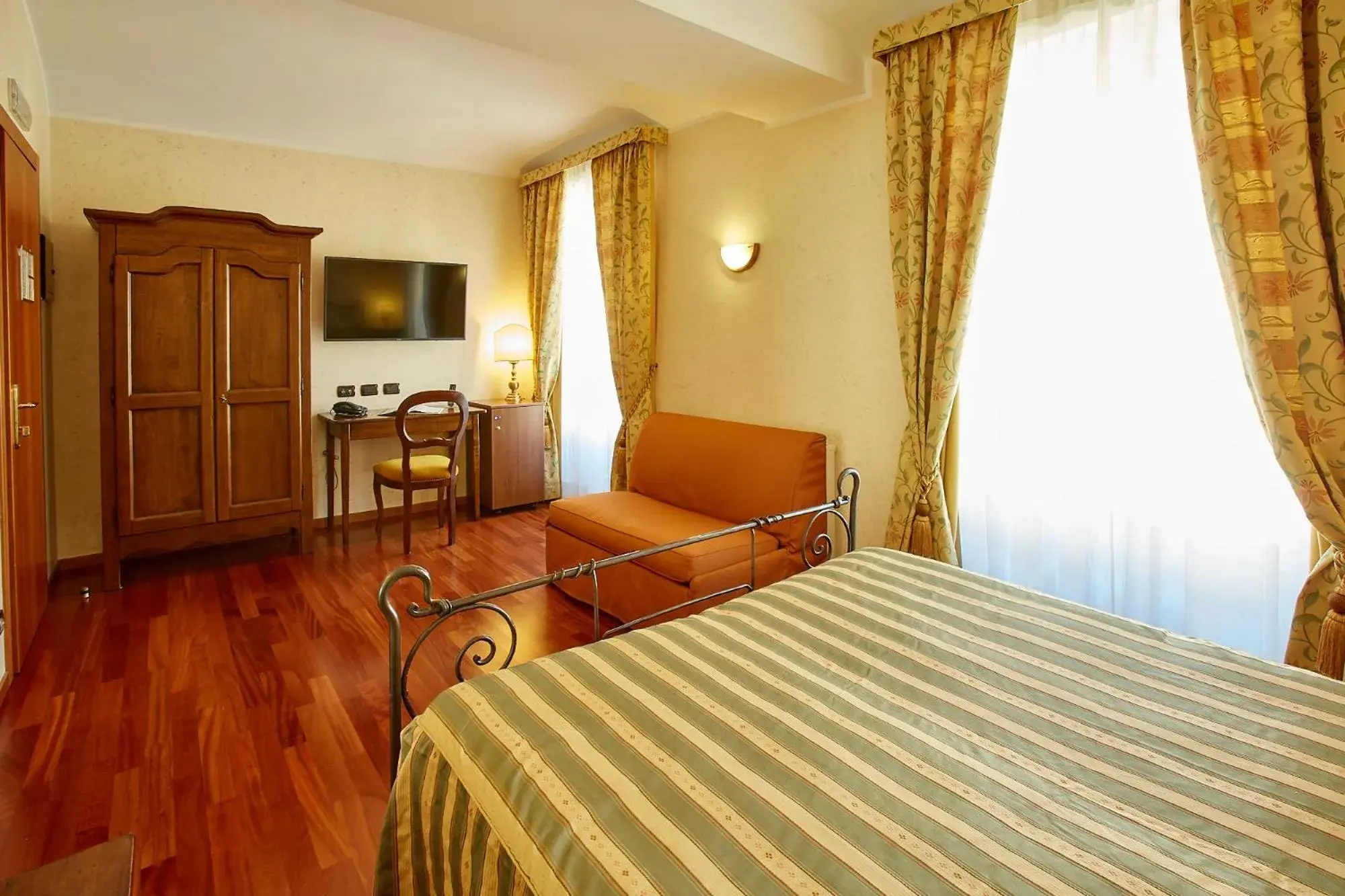 Photo of the whole room, Bed in Liberty Hotel Photo of the whole room, Bed in Liberty Hotel