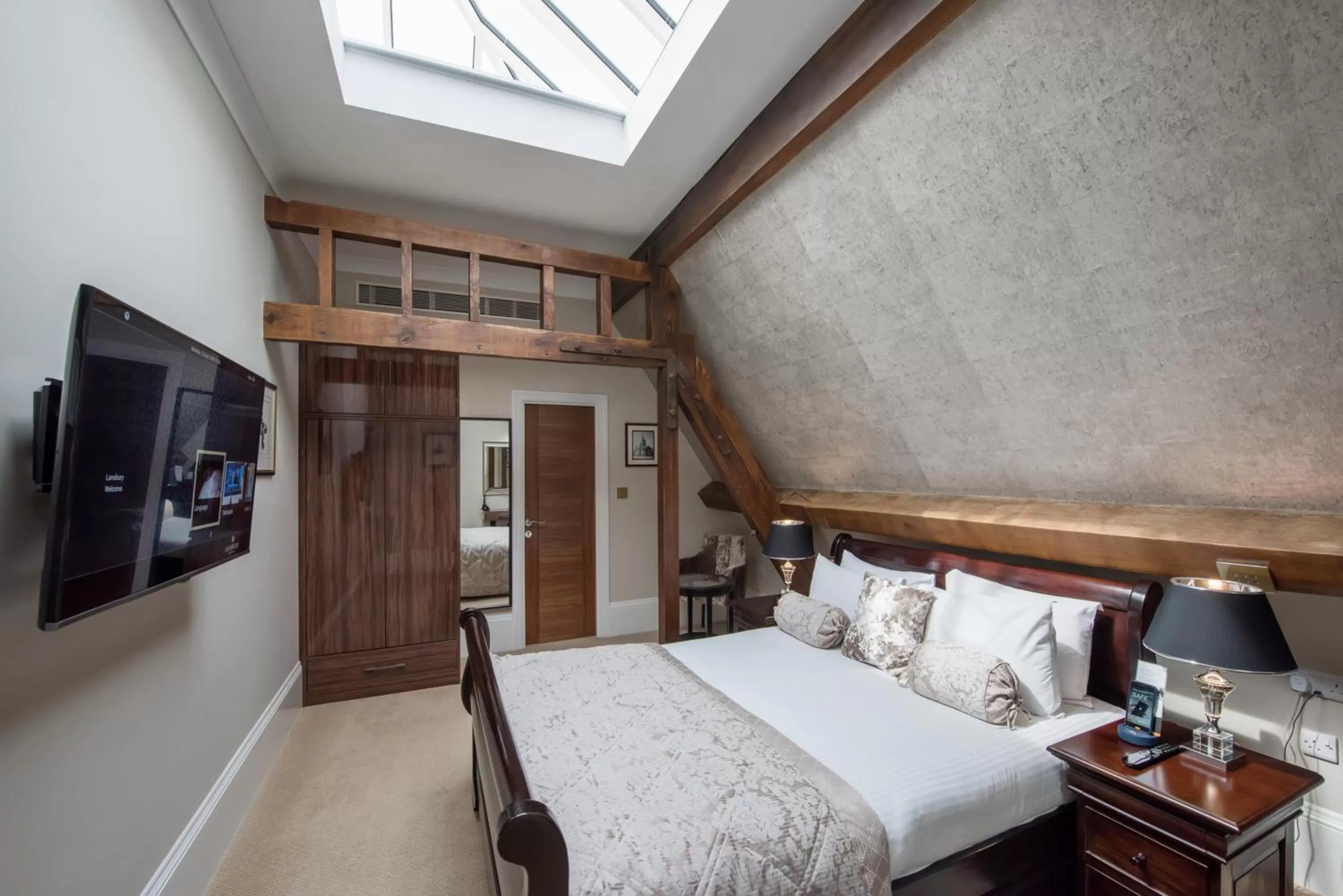 Photo of the whole room, Bed in The Lansbury Heritage Hotel By Sunday - Canary Wharf London