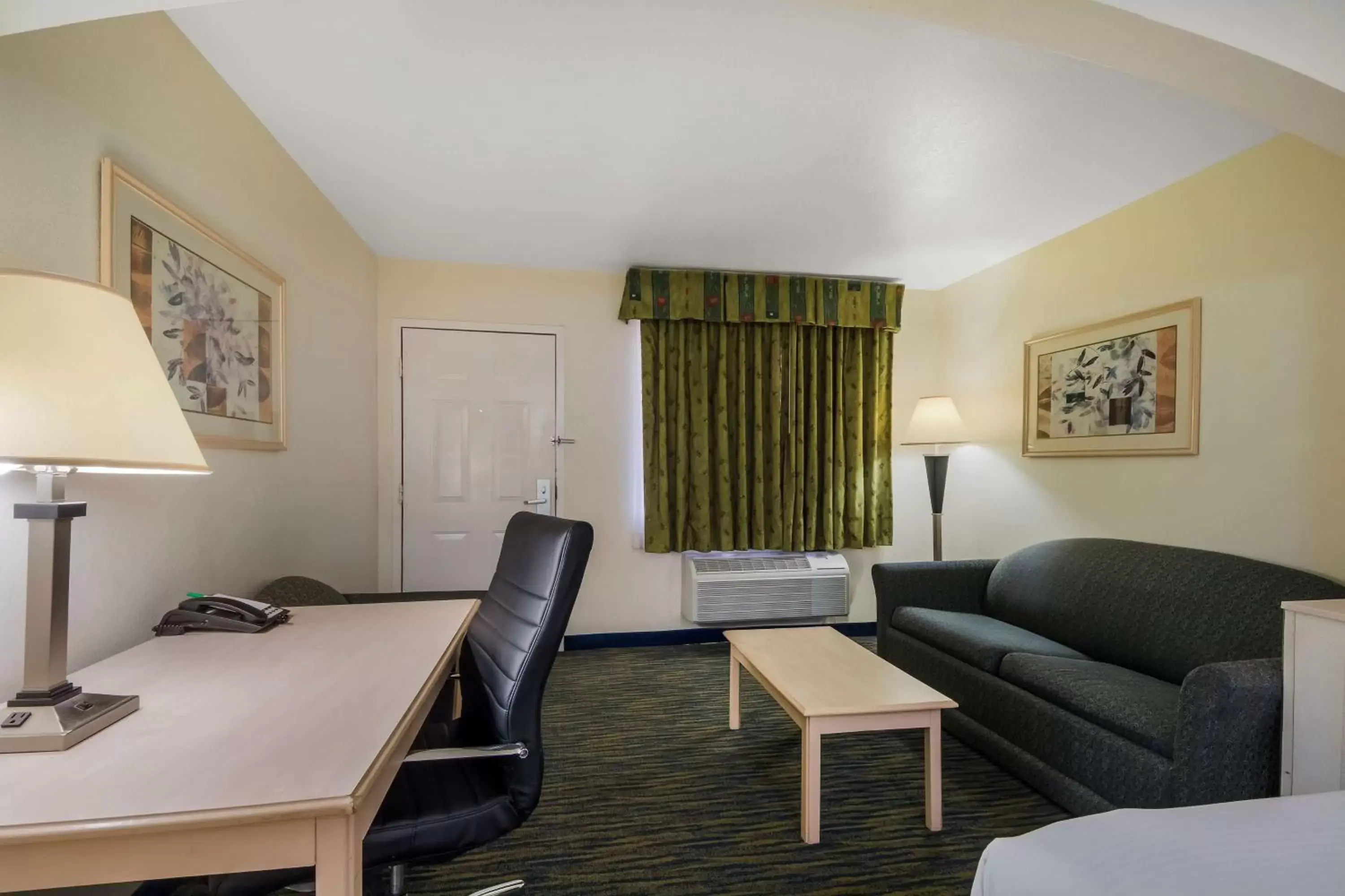 Bedroom, Seating Area in SureStay Hotel by Best Western Falfurrias