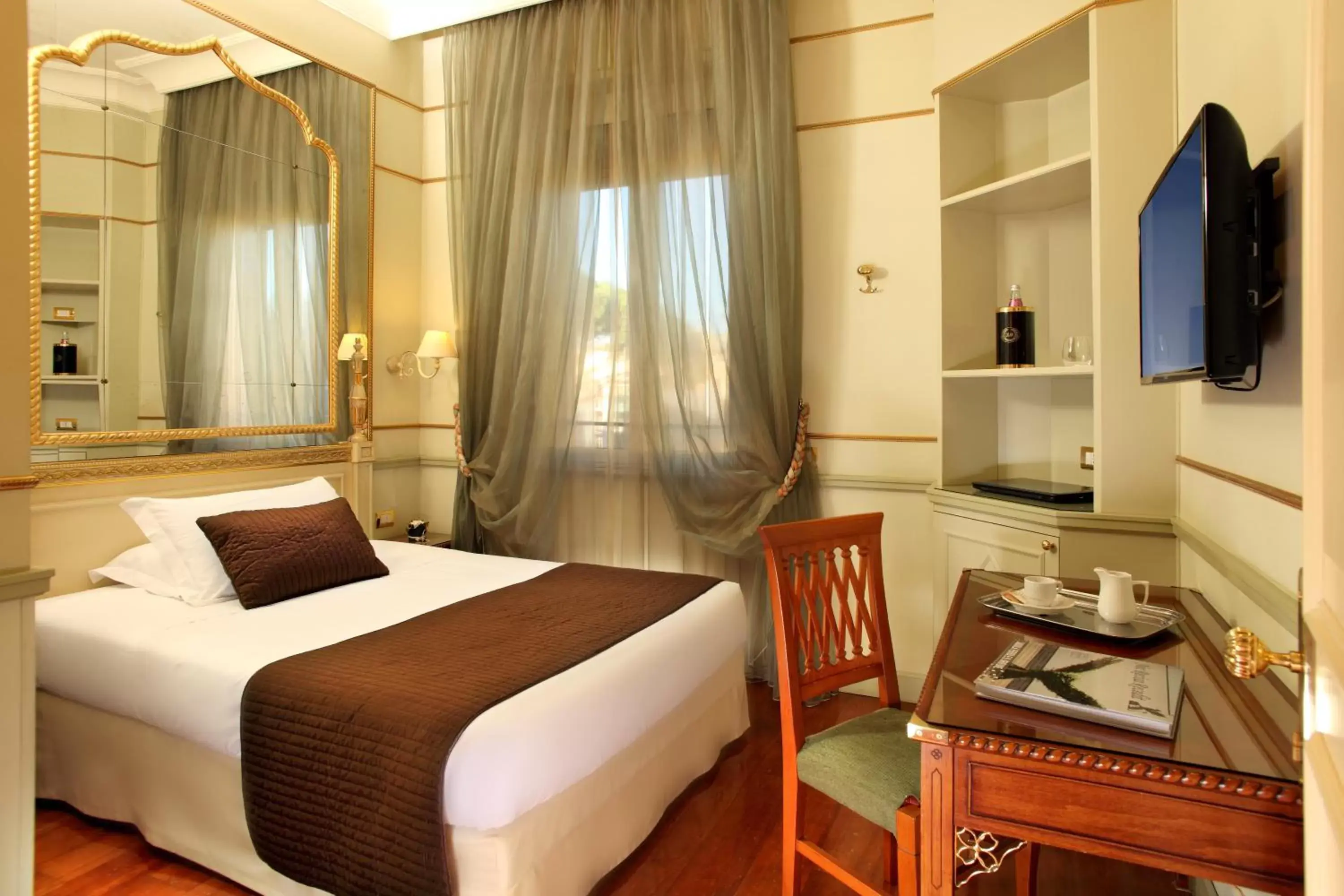 Photo of the whole room in Hotel Degli Aranci