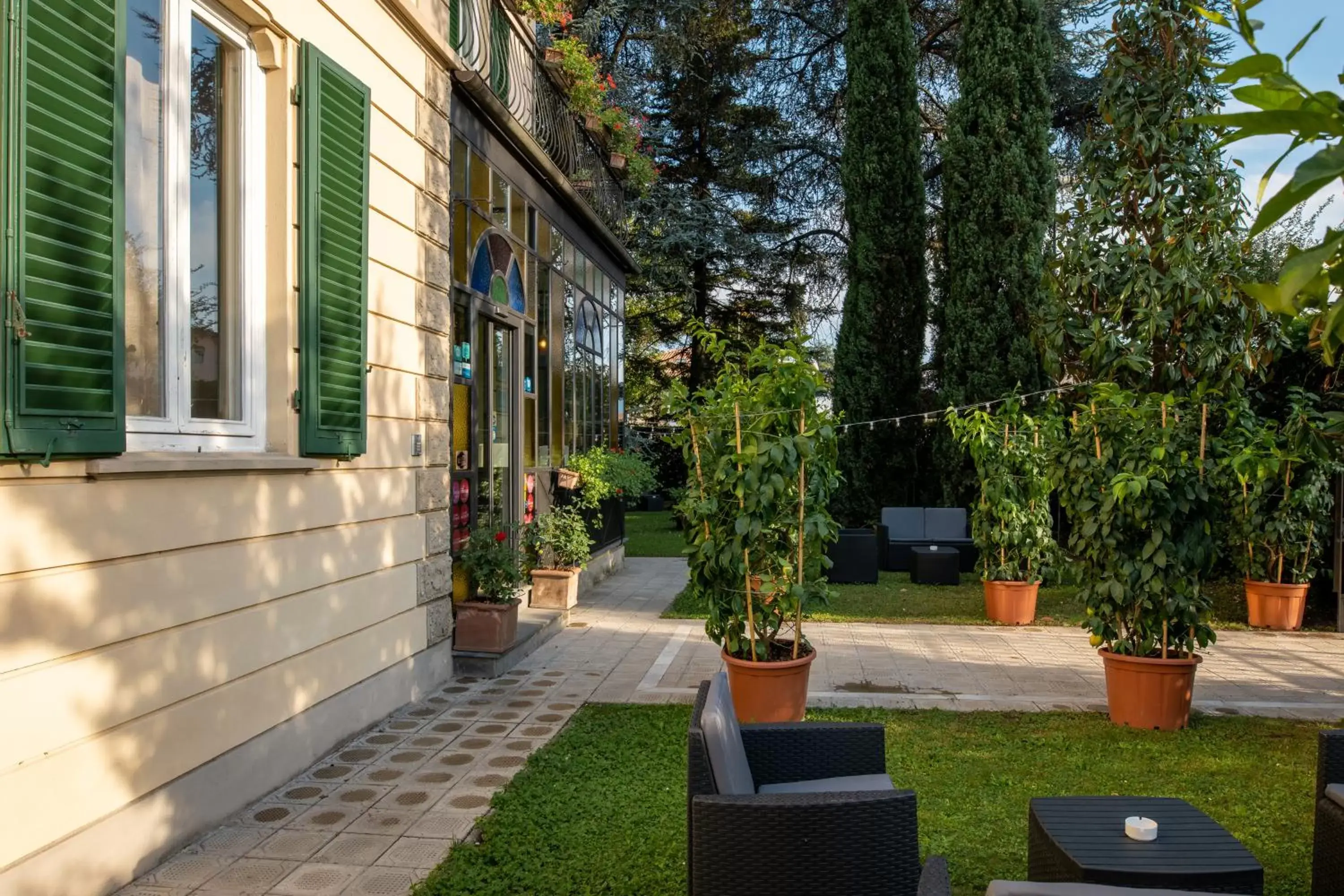 Facade/entrance in Villa Romantica