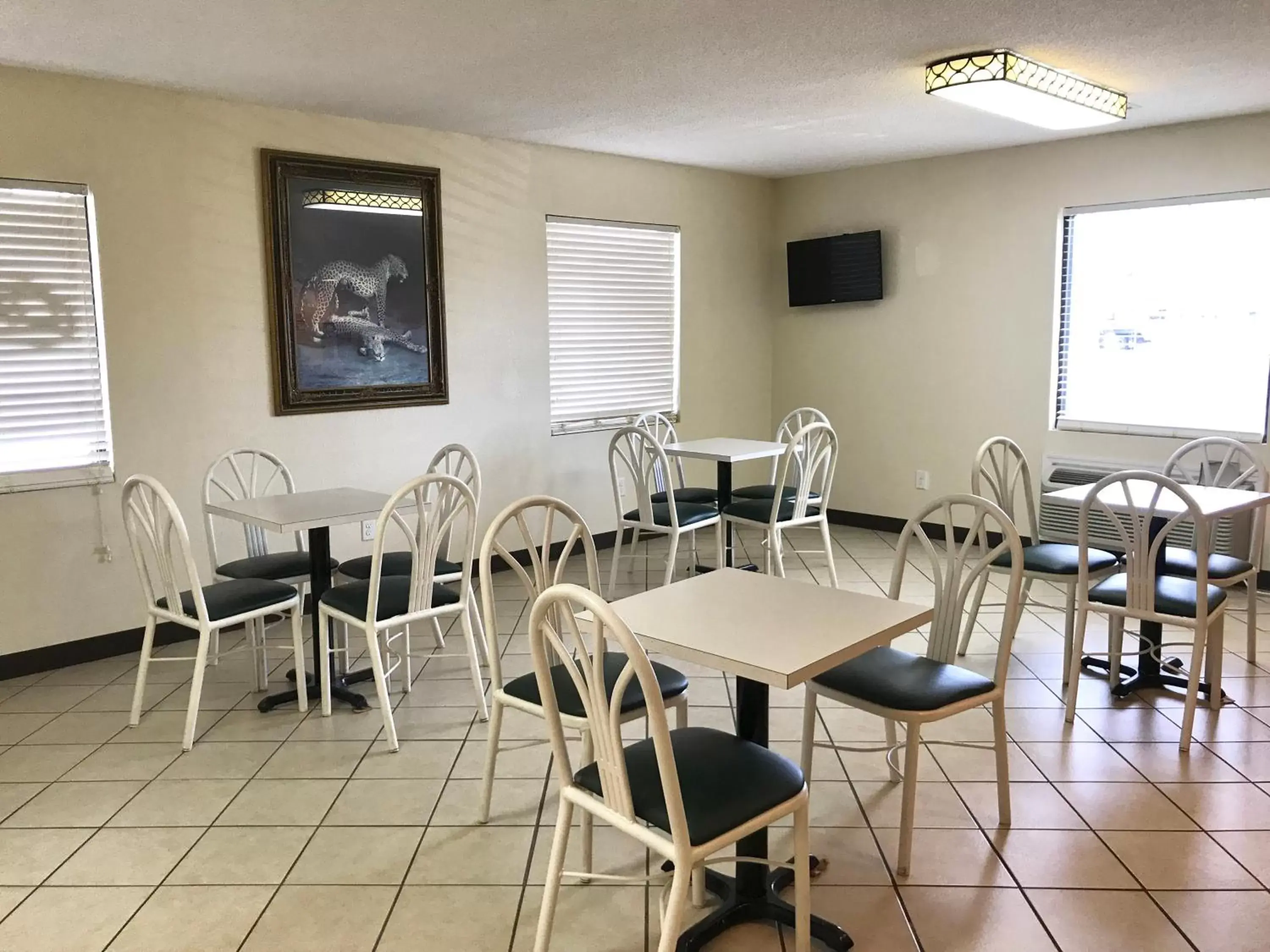 Dining area, Restaurant/Places to Eat in Super 8 by Wyndham Ashburn