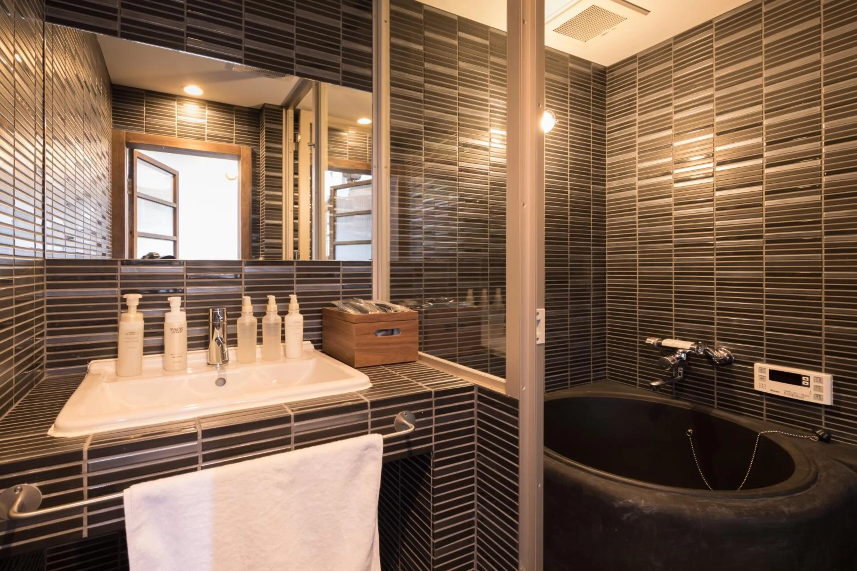 Photo of the whole room in Kiraku Kyoto Gion