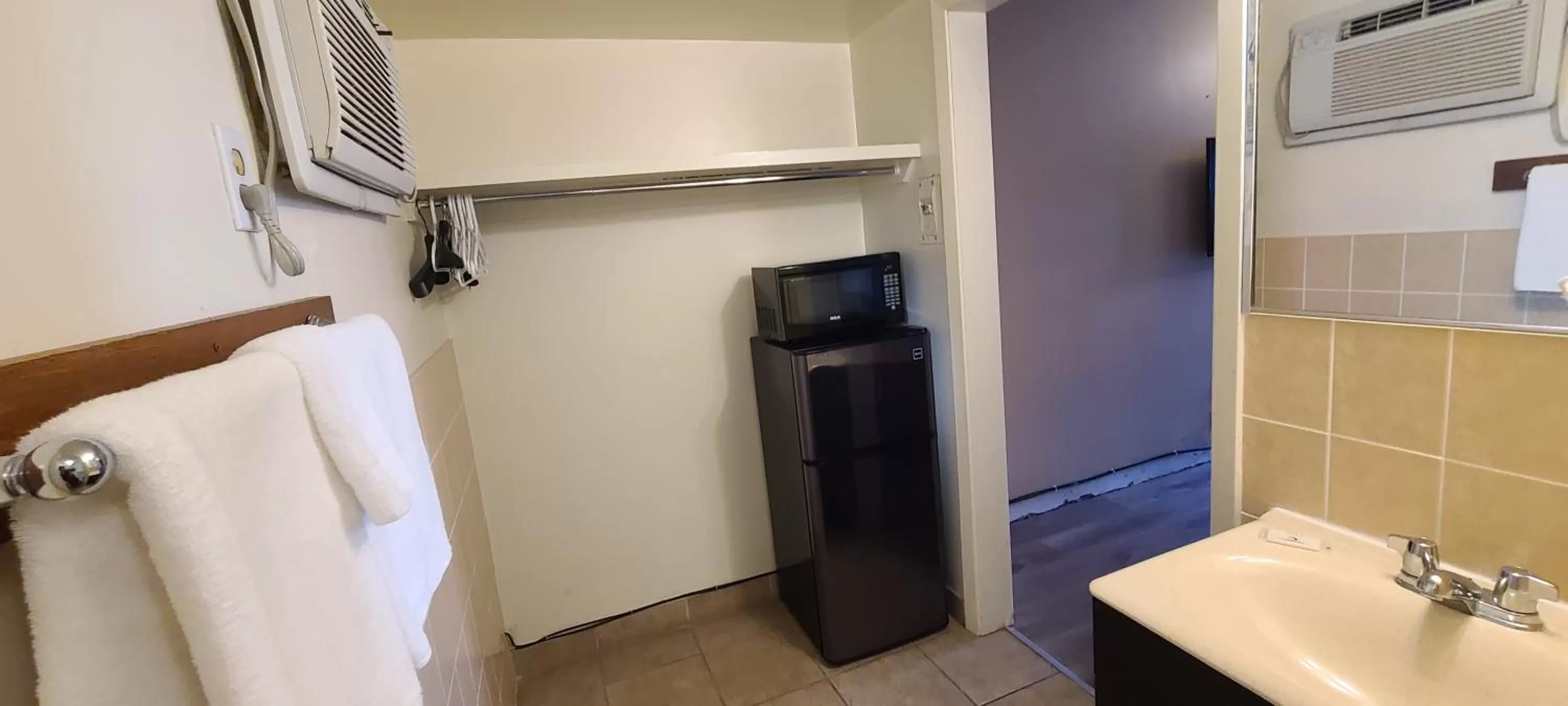 Bathroom in Choice Inn by the falls