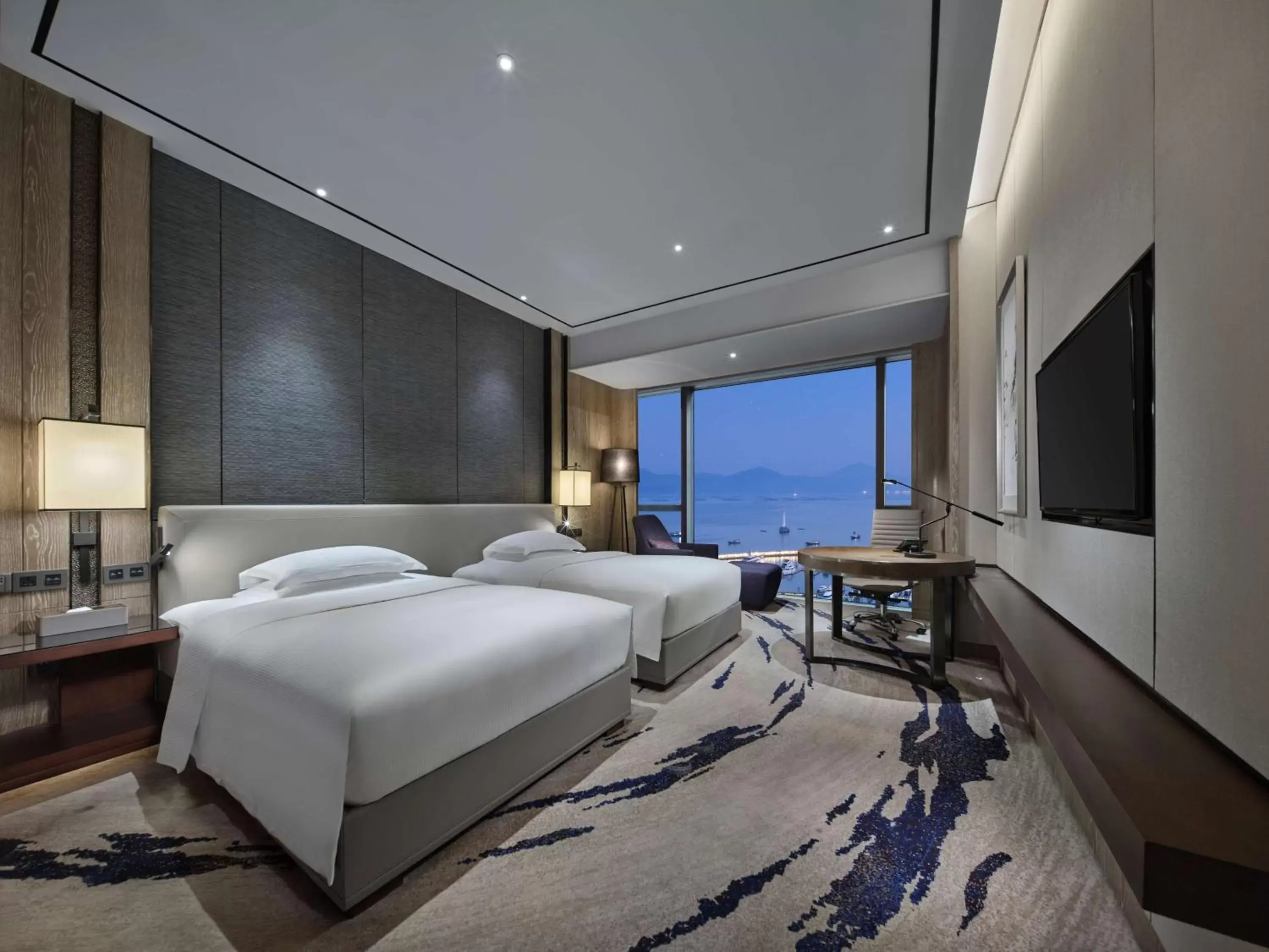 Bed in Hilton Shenzhen Shekou Nanhai