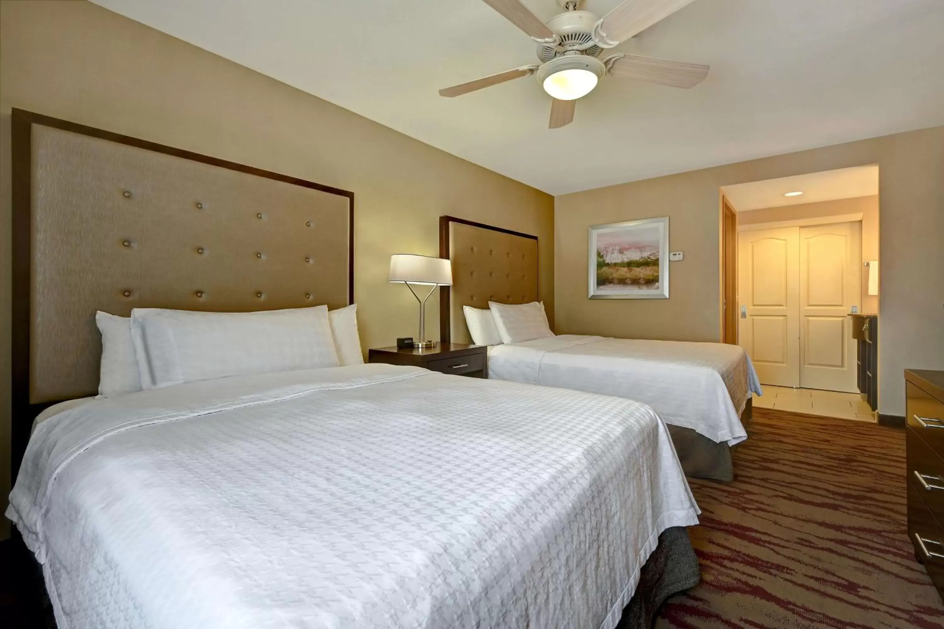 Bed in Homewood Suites by Hilton Albuquerque Airport