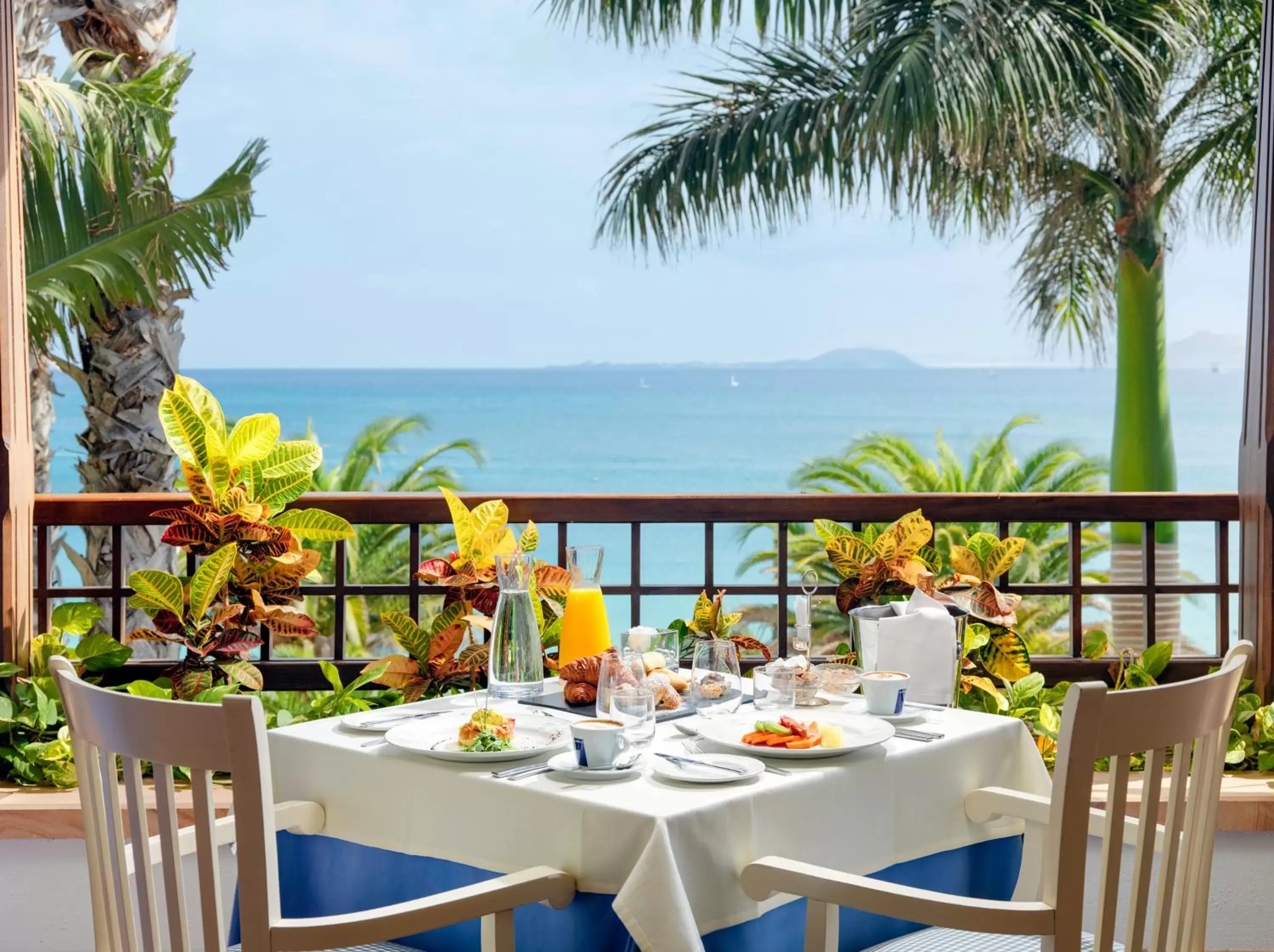 Balcony/Terrace, Restaurant/Places to Eat in Princesa Yaiza Suite Hotel Resort