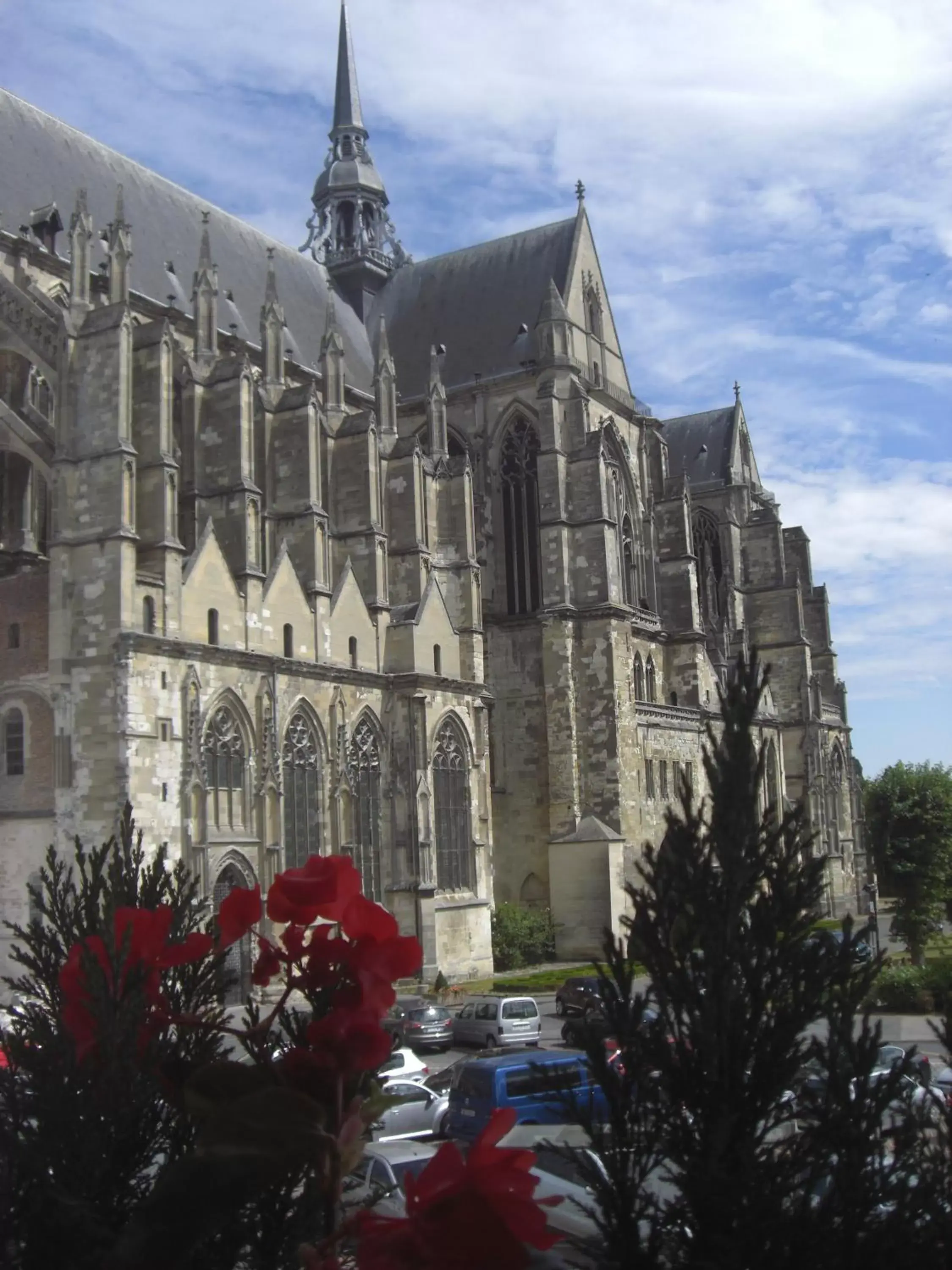 Spring, Property Building in ibis Saint Quentin Basilique