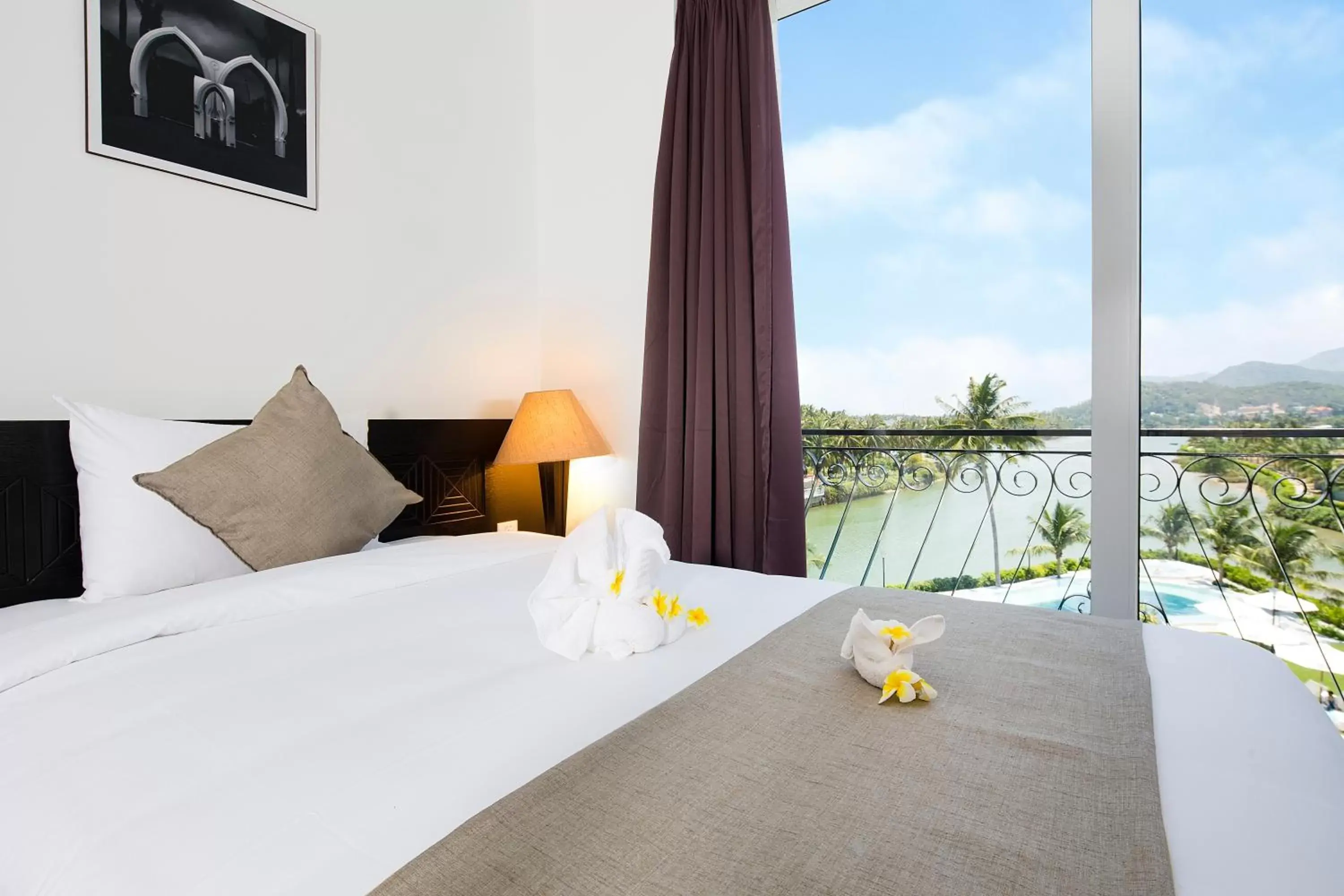 TV and multimedia, Bed in Champa Island Nha Trang - Resort Hotel & Spa