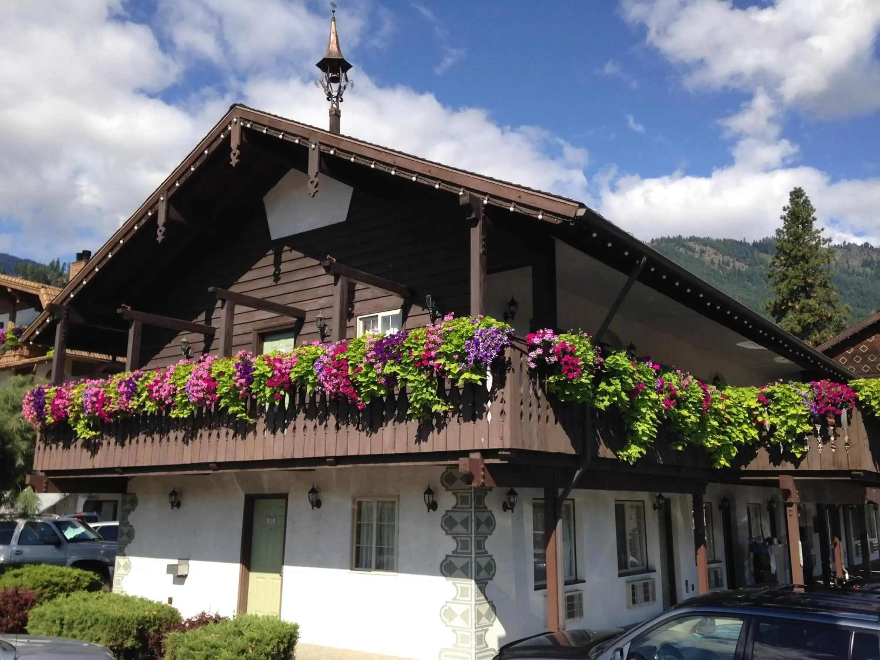 Facade/entrance, Property Building in Linderhof Inn