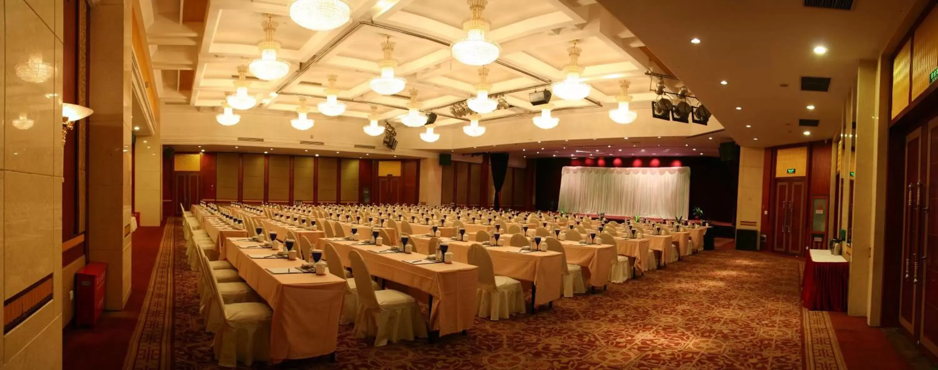 Banquet/Function facilities, Banquet Facilities in Crowne Plaza City Center Ningbo, an IHG Hotel - Near Ningbo Railway Station