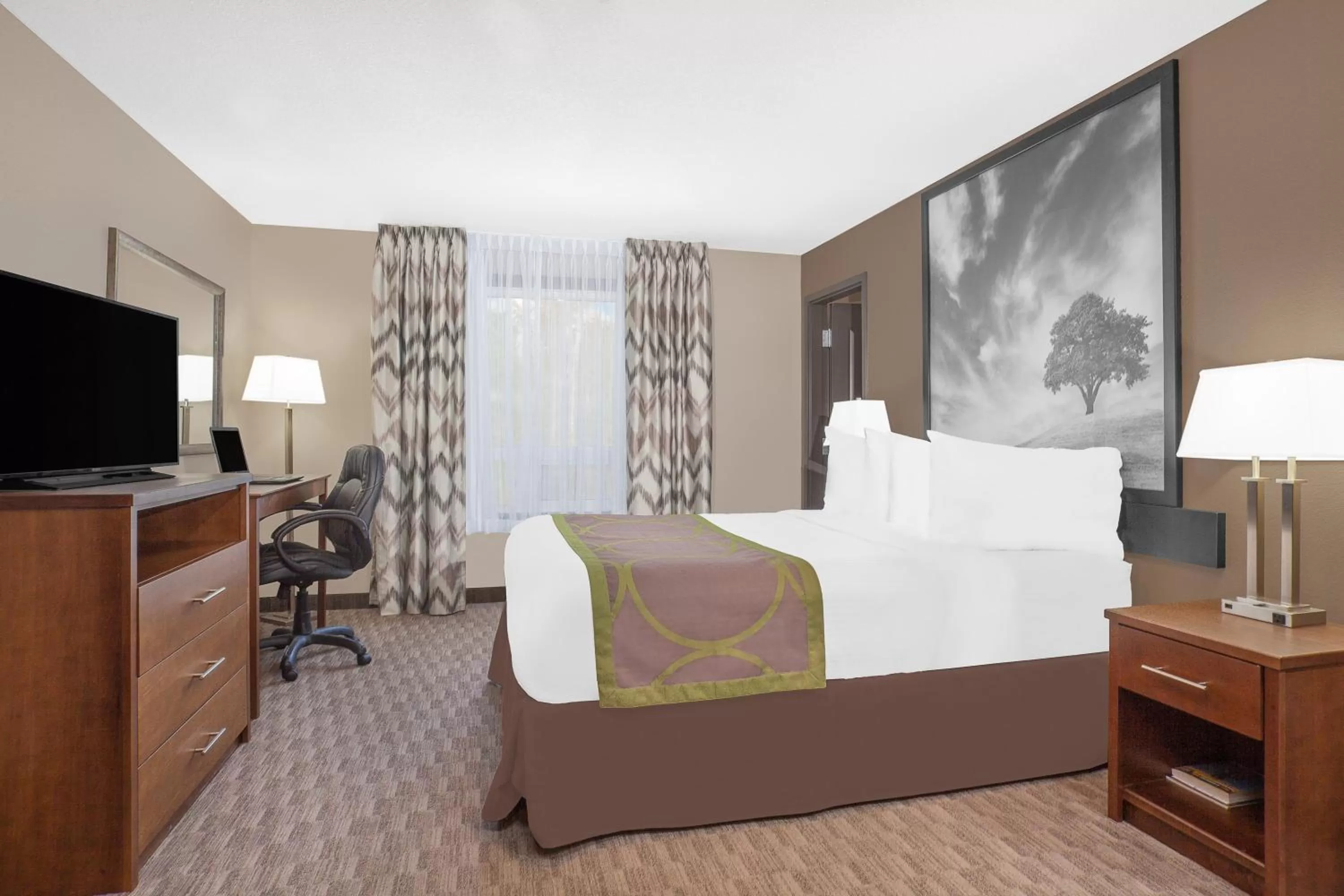 Bed in Super 8 by Wyndham Athabasca AB