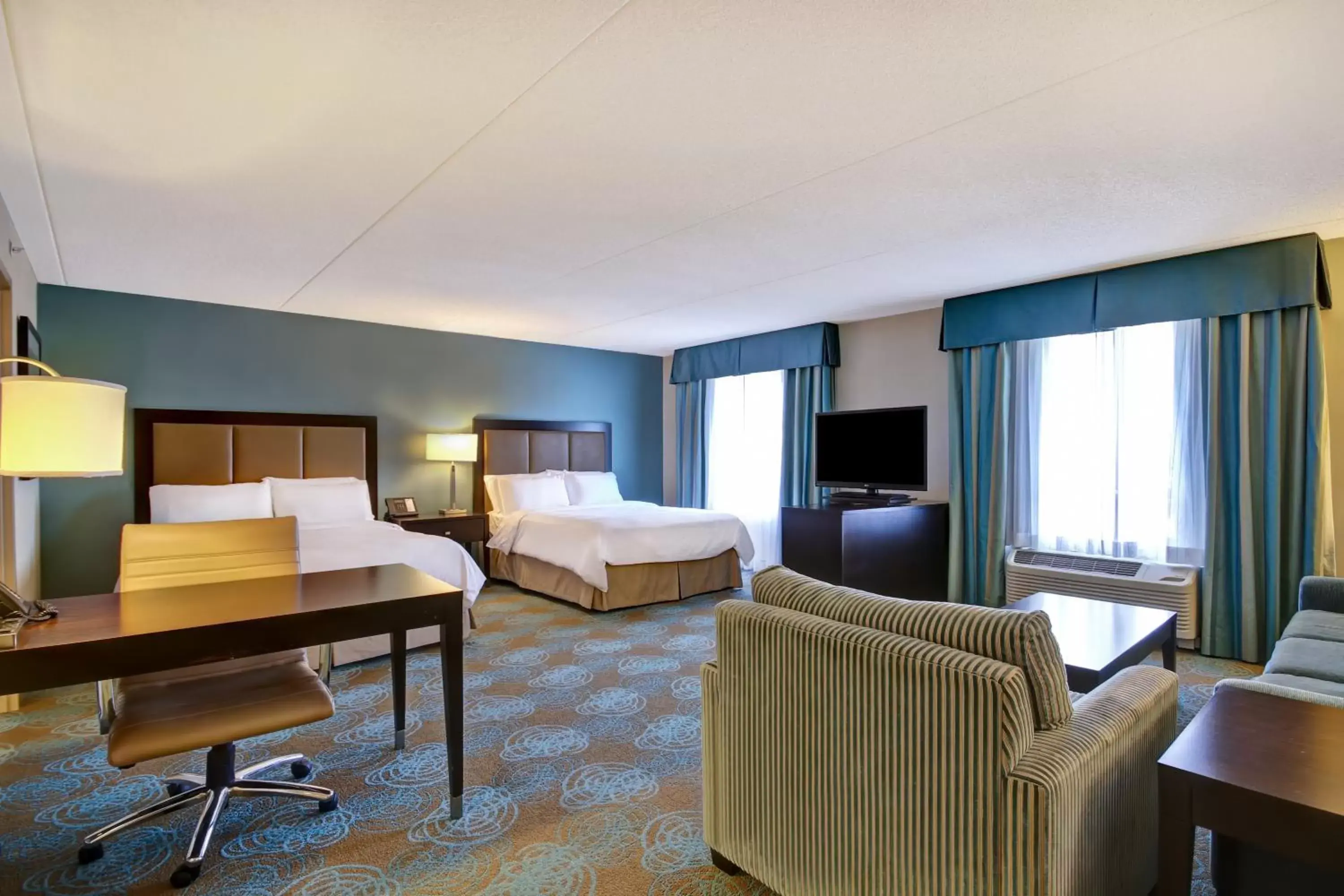 Photo of the whole room, Bed in Holiday Inn Express Hotel & Suites Waterloo - St. Jacobs Area, an IHG Hotel